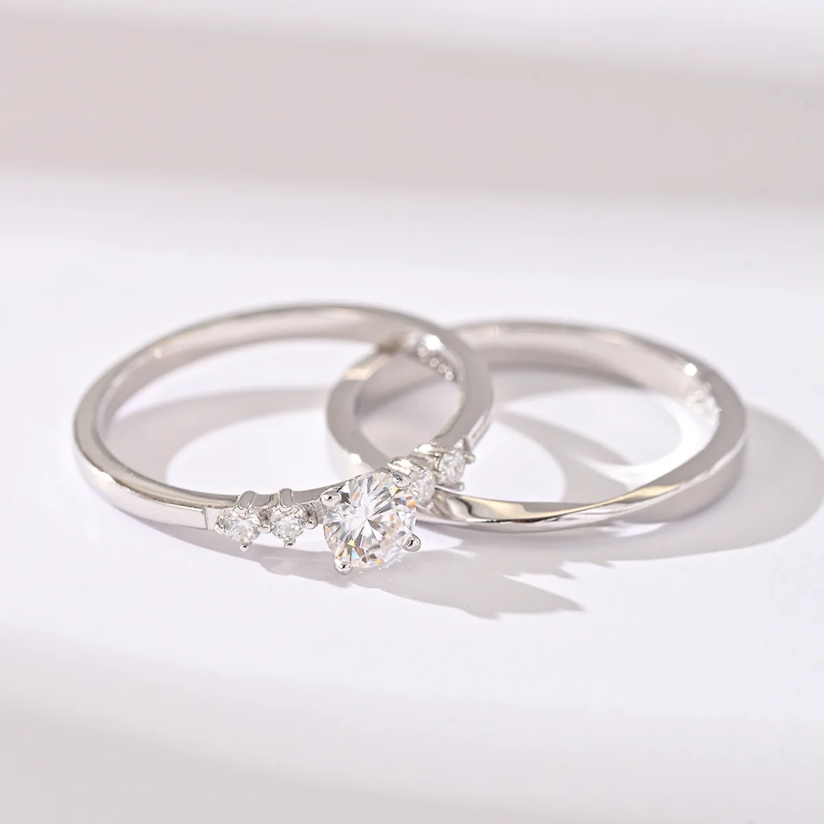 MR0327 S925 Silver 18K White Gold Round Moissanite Delicate Bridal Small Ring Set Center Stone 4.5mm/0.4ct