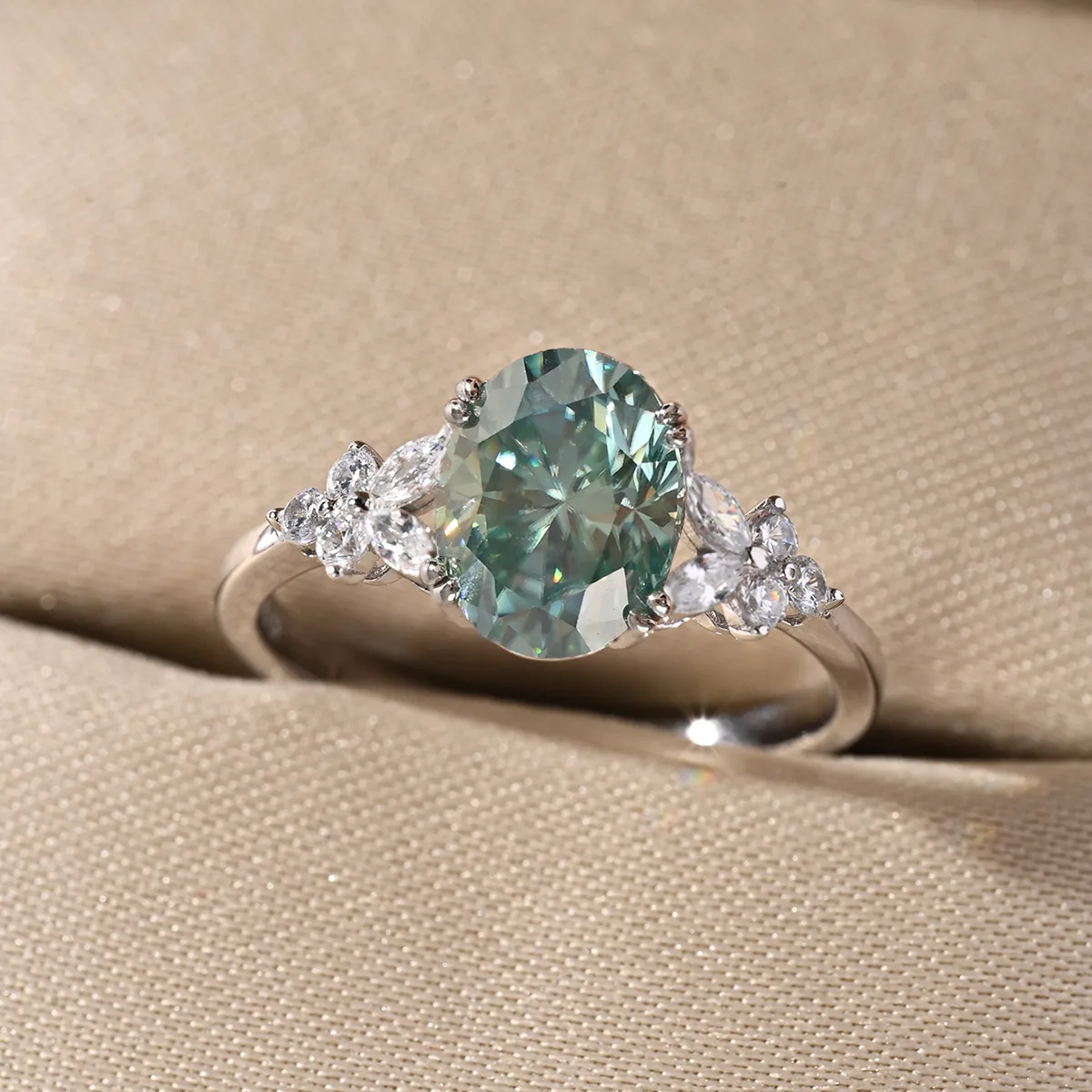 MR0320 S925 Silver 18K White Gold Blue Green Oval Moissanite Small Flower Confession Ring Center Stone 9*7mm/2.0ct