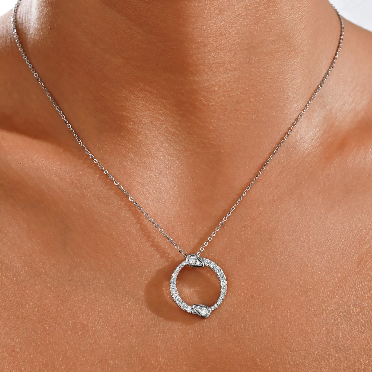 MP0088 S925 Silver 18K White Gold Moissanite Necklace