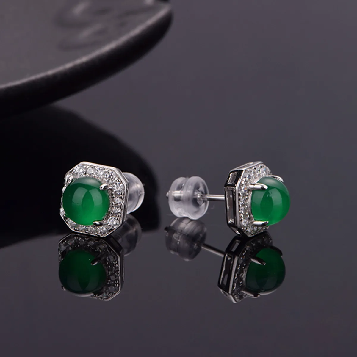 K3069E S925 Silver 18K White Gold Round Chrysoprase Stud Earrings 6.0mm
