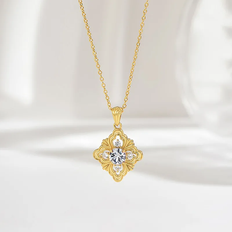 FX39623 S925 Silver 18K Gold Round Moissanite Four-Leaf Flower Necklace 1.4ct