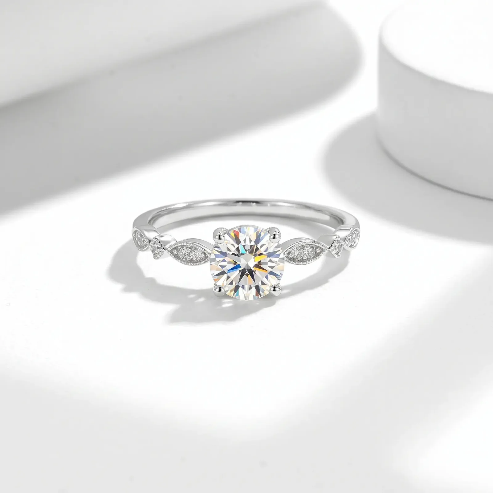 FX39518 S925 Silver 18K Gold Round Moissanite Small Confession Ring Women's Ring Center Stone 5.5mm/0.6ct