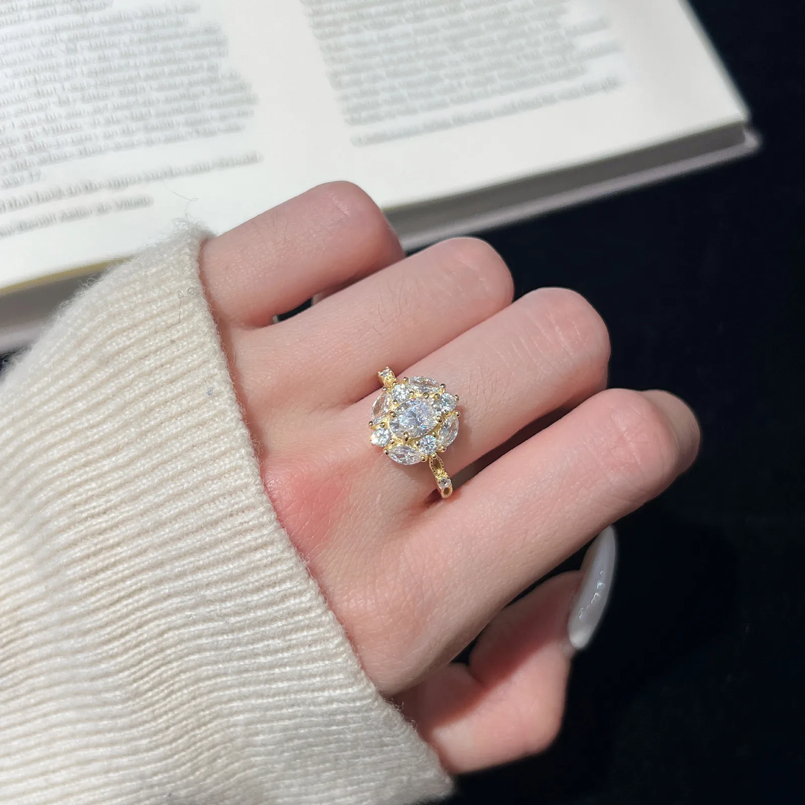 SN453 S925 Silver 18K Yellow Gold Oval Moissanite Flower Light Luxury Premium Engagement Ring Women's Ring Center Stone 7*5mm/1.0ct