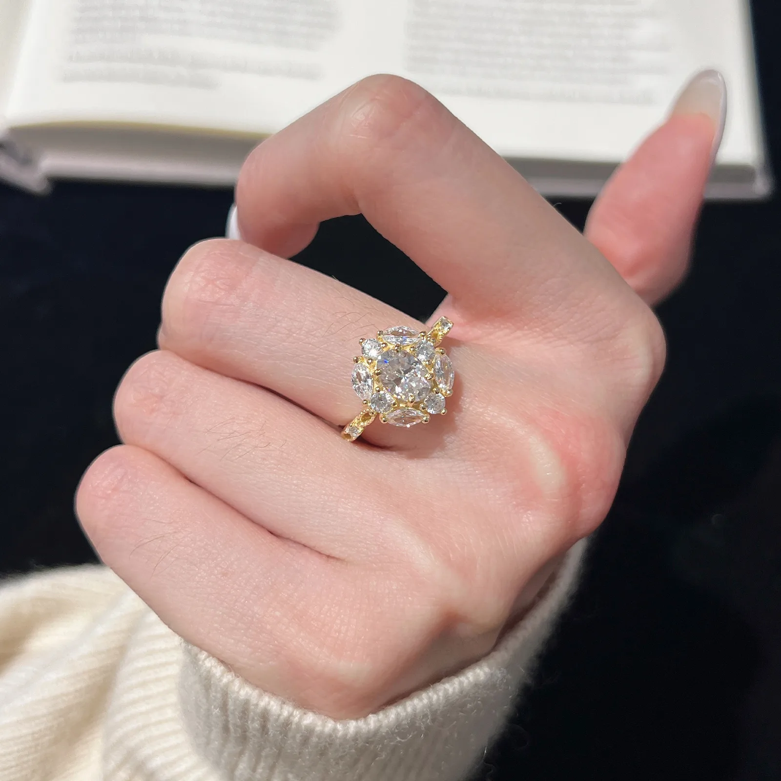 SN453 S925 Silver 18K Yellow Gold Oval Moissanite Flower Light Luxury Premium Engagement Ring Women's Ring Center Stone 7*5mm/1.0ct