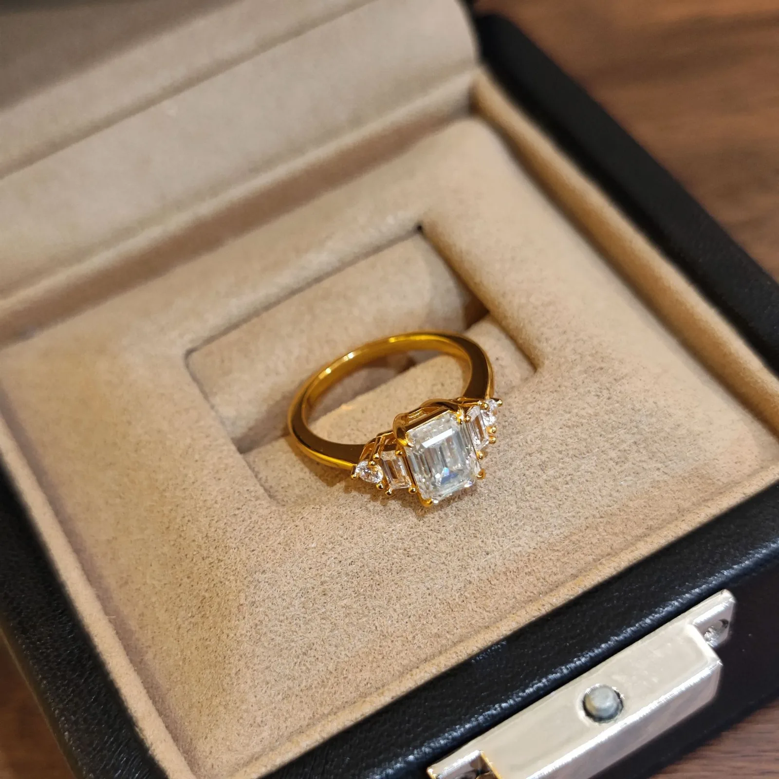 XY52 S925 Silver 18K Yellow Gold Emerald Cut Moissanite Light Luxury Engagement Ring Women