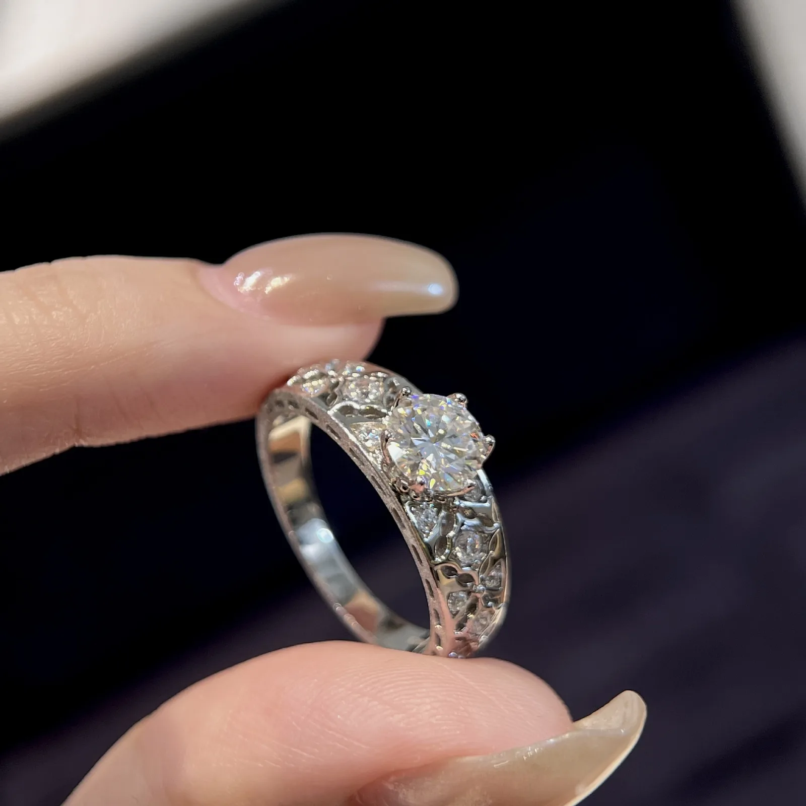 XY03 S925 Silver 18K White Gold Round Moissanite Baroque Anniversary Ring Women's Ring Center Stone 6.5mm/1.0ct