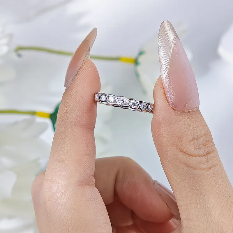 R3-0673 S925 Silver 18K White Gold Round Moissanite Anniversary Ring Band Ring 0.4ct