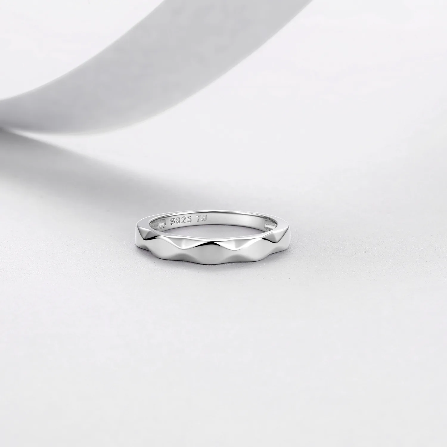 R52617 Silver 18K White Gold Round Moissanite Light Luxury Couple Bands 0.19ct