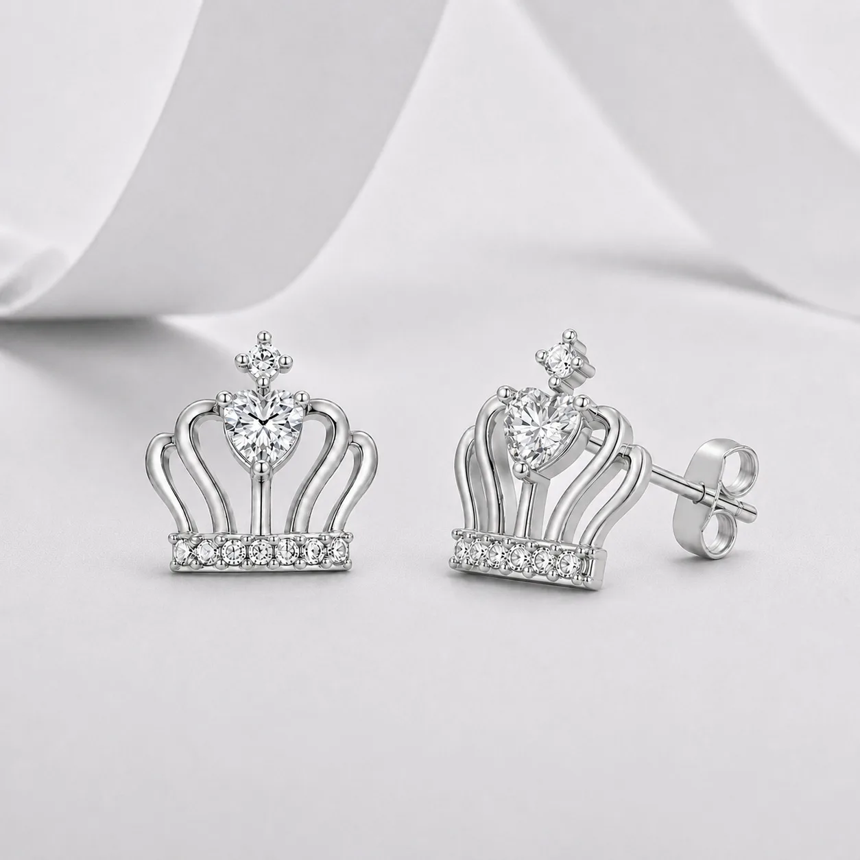 E12524-BMC Silver 18K White Gold Heart Moissanite Crown Stud Earrings 0.95ct