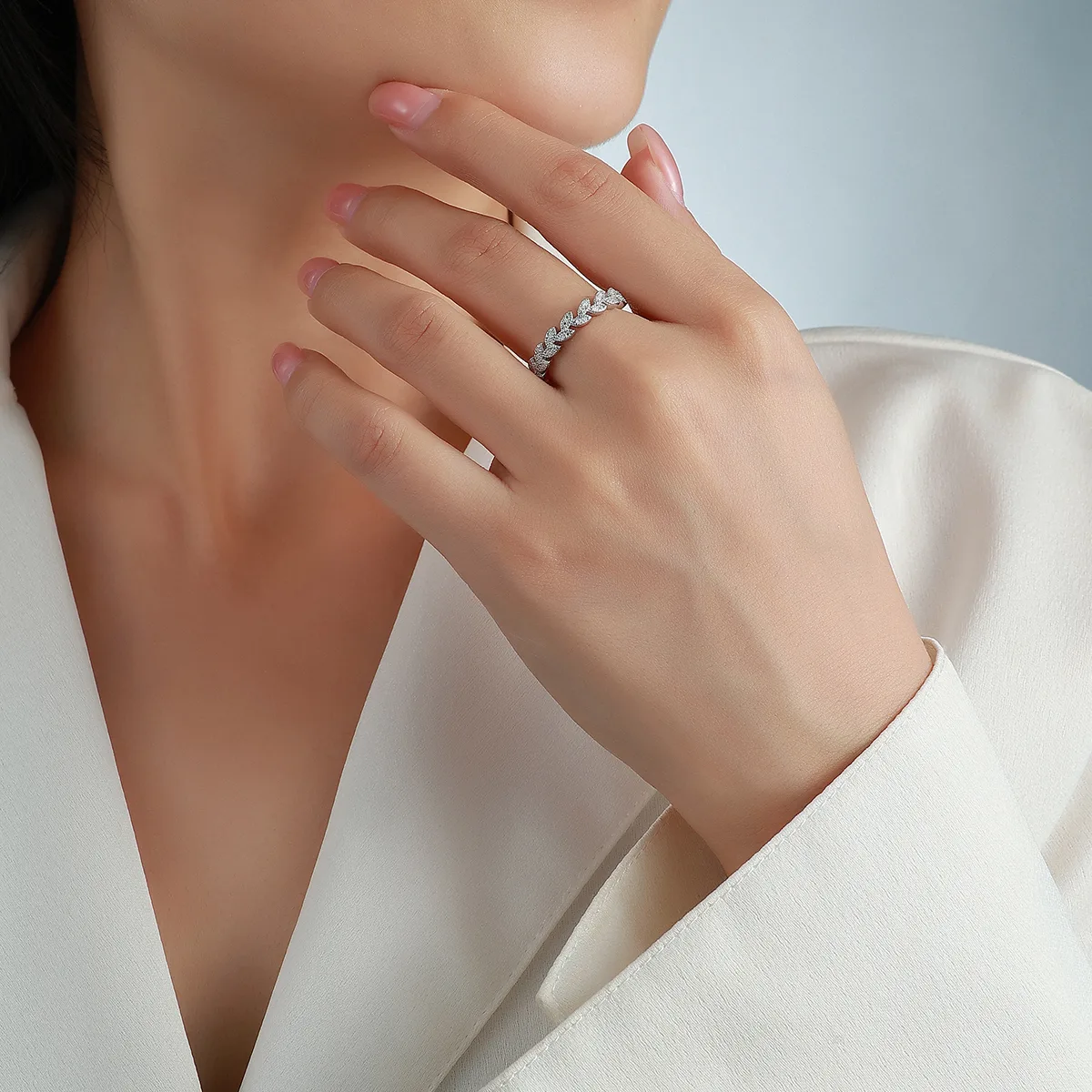 R52545 Silver 18K White Gold Round Moissanite Confession Ring Women's Ring 0.16ct