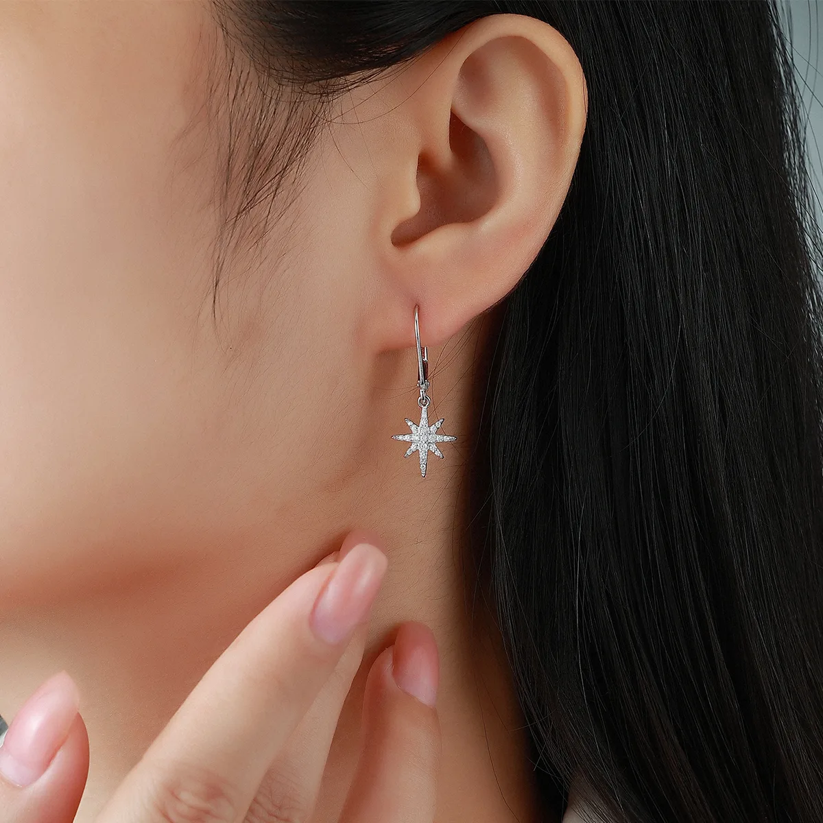E52582-BMC Silver 18K White Gold Round Moissanite Star Earrings 0.4ct