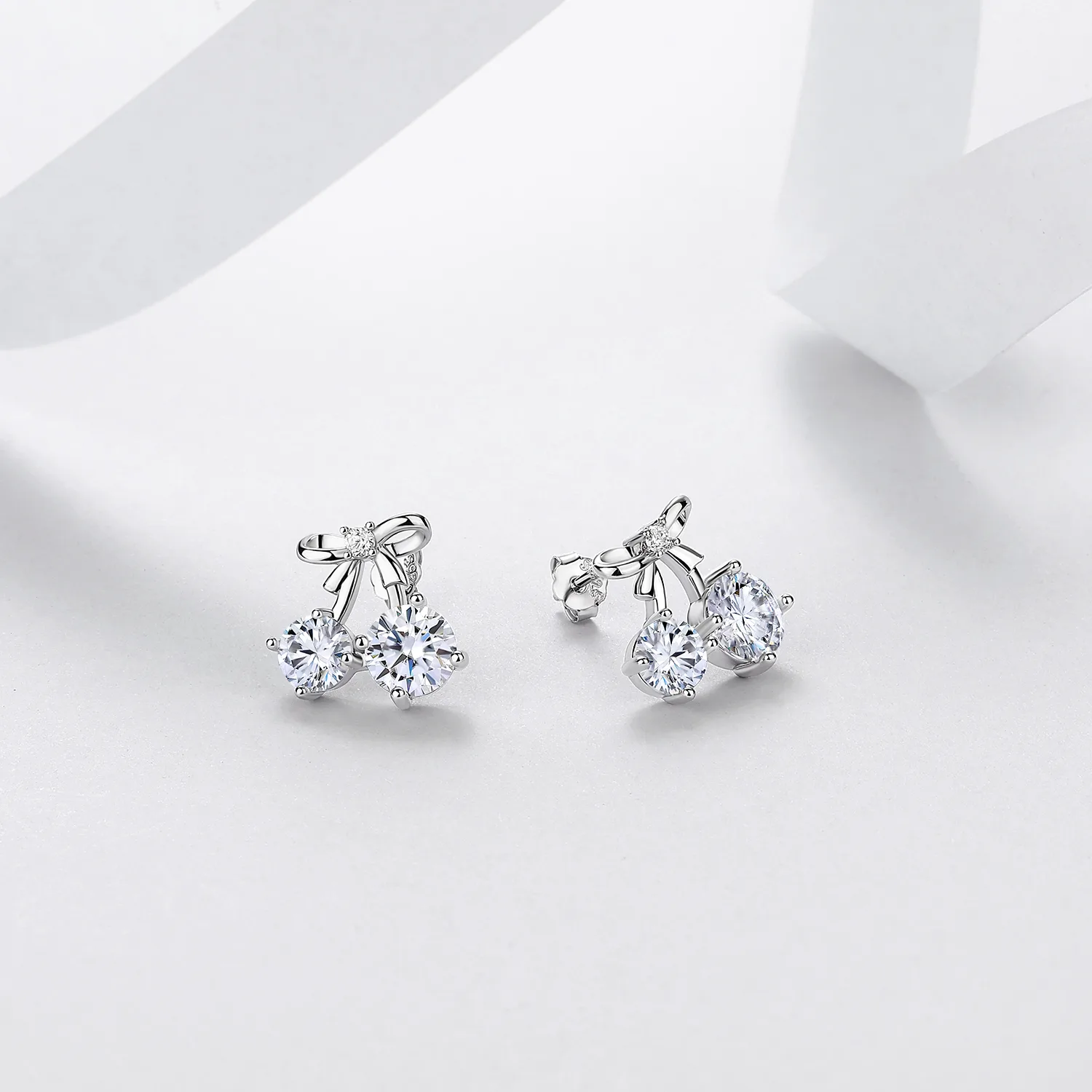 E12533-BMC Silver 18K White Gold Round Moissanite Cute Stud Earrings 2.6ct