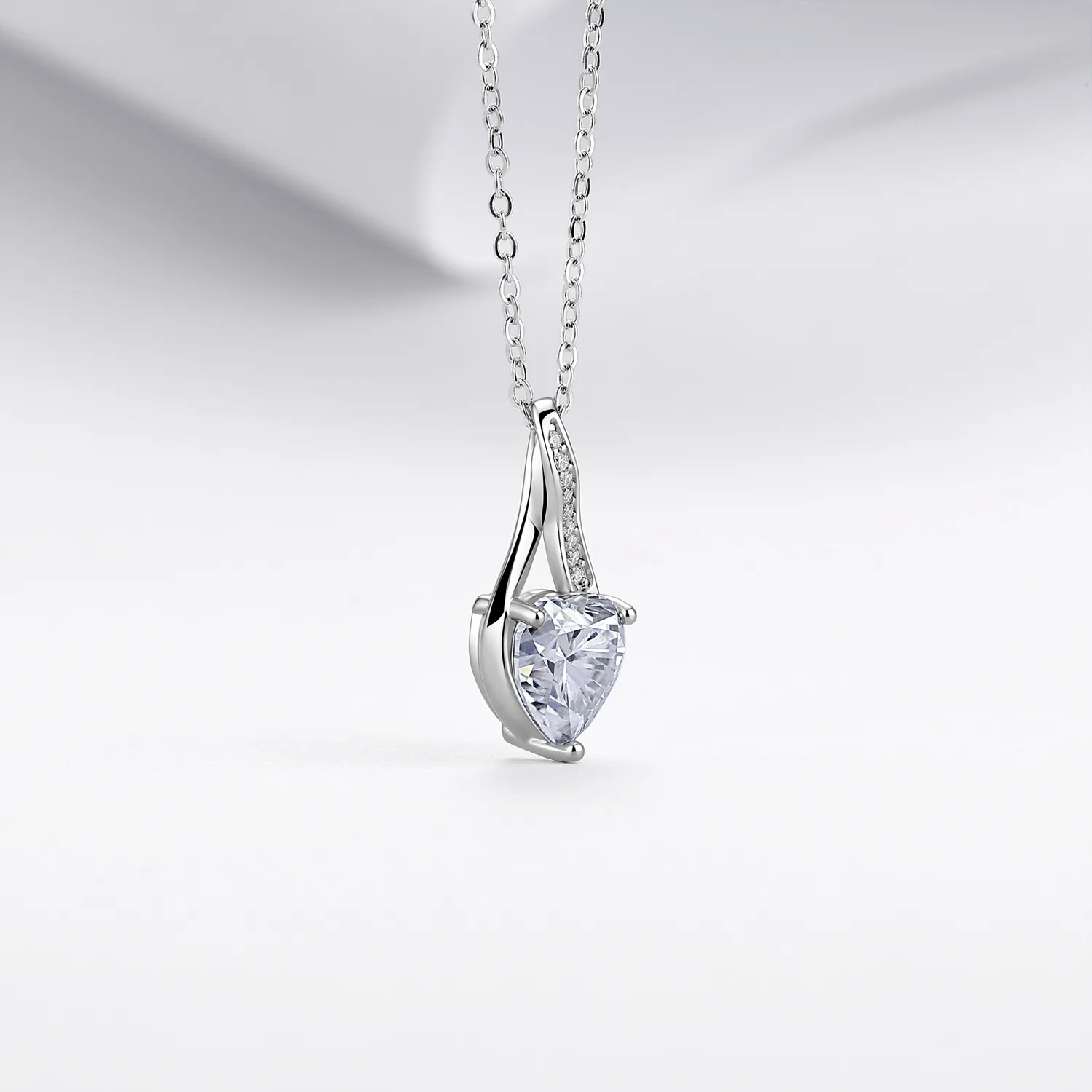 N52541-BMC Silver 18K White Gold Heart Moissanite Infinity Necklace Center Stone 8mm/2.0ct