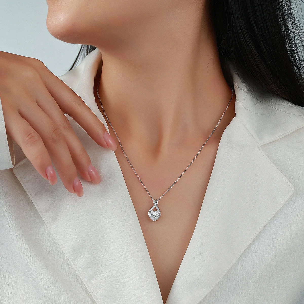 N52541-BMC Silver 18K White Gold Heart Moissanite Infinity Necklace Center Stone 8mm/2.0ct