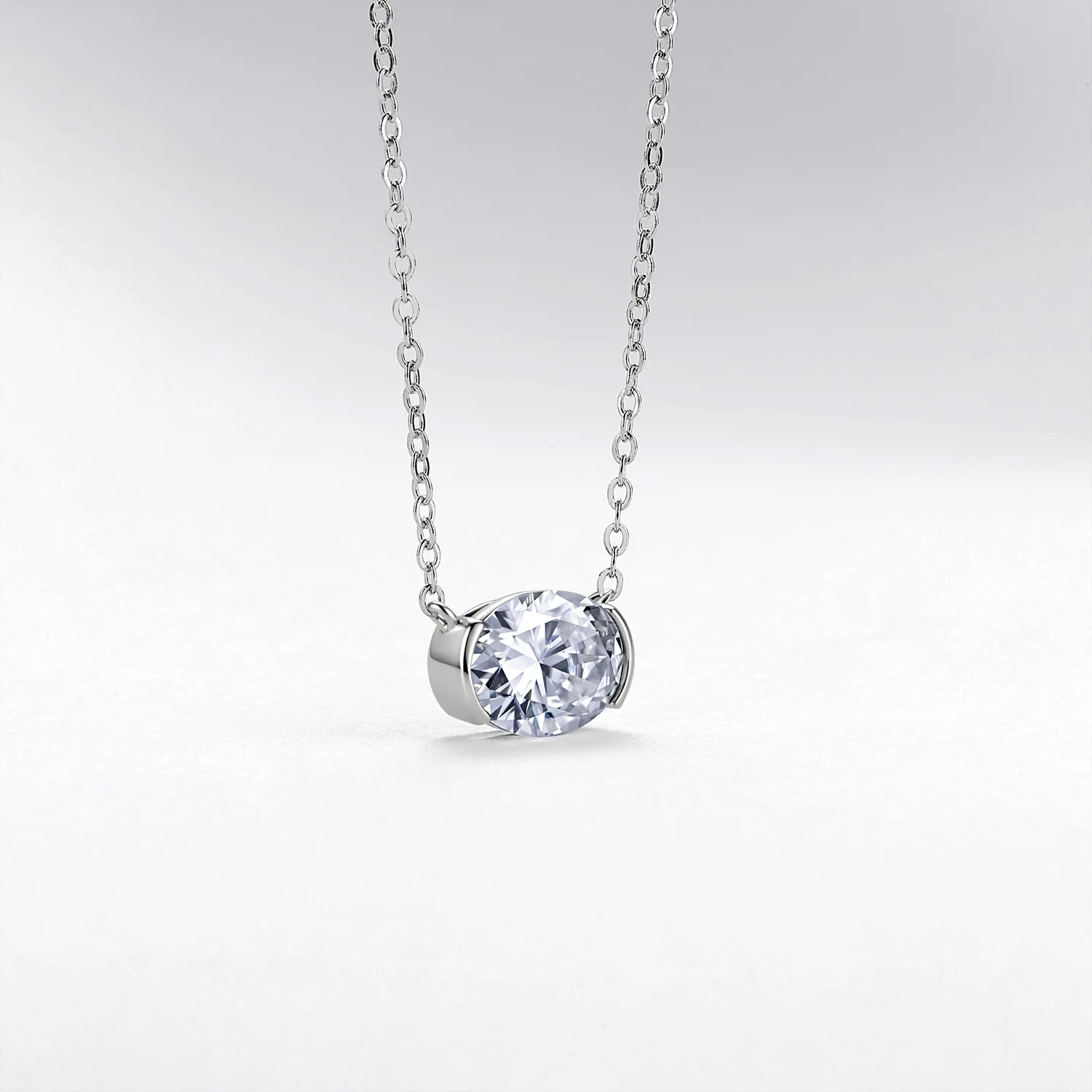 N52538 Silver 18K White Gold Oval Moissanite Light Luxury Necklace Center Stone 1.0ct