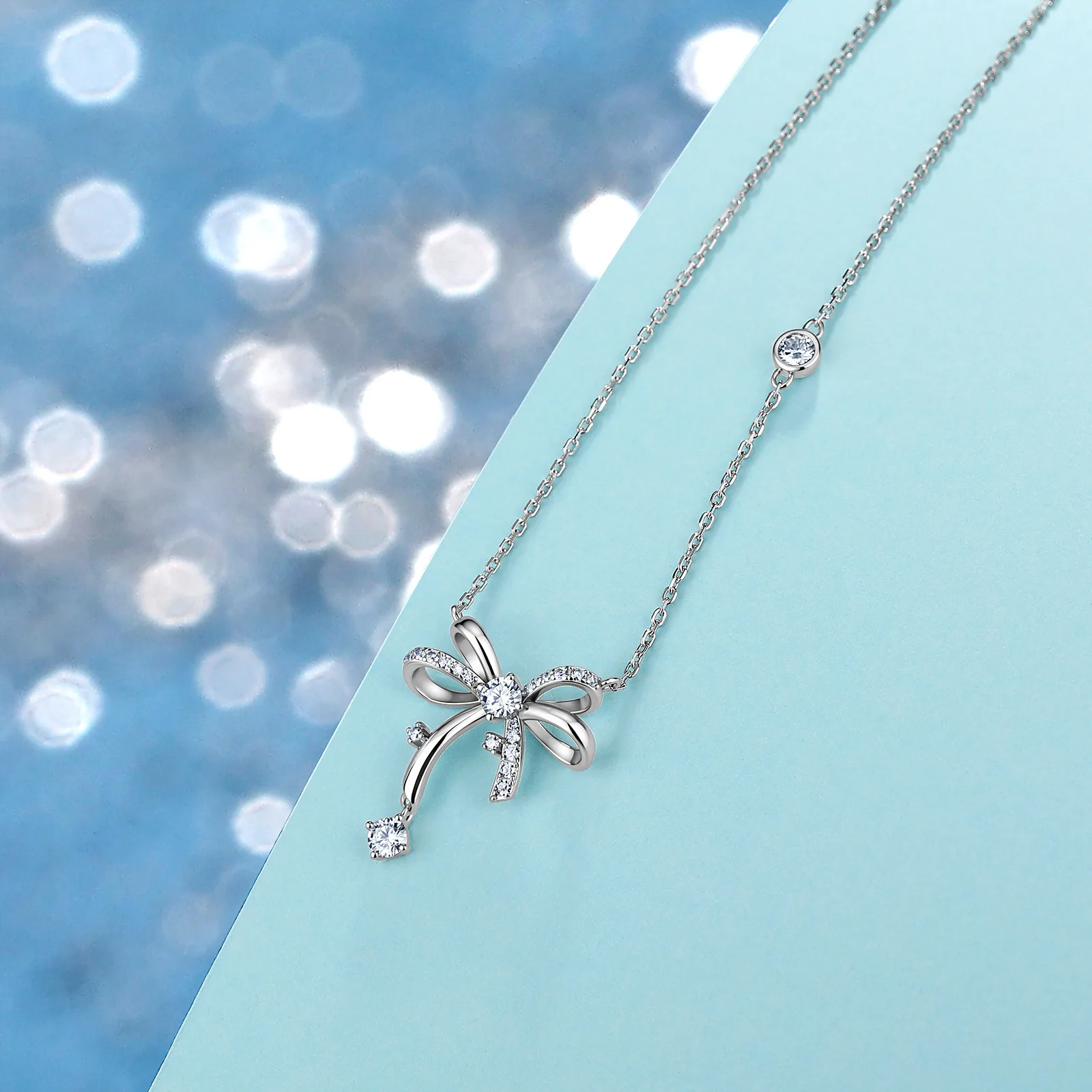 SP0566101 S925 Silver 18K Gold Moissanite Sparkling Bow Necklace 0.8ct