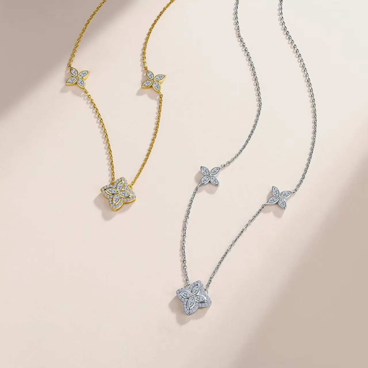SN0265901 S925 Silver 18K Gold Moissanite Classic Four-Leaf Flower Necklace 1.36ct