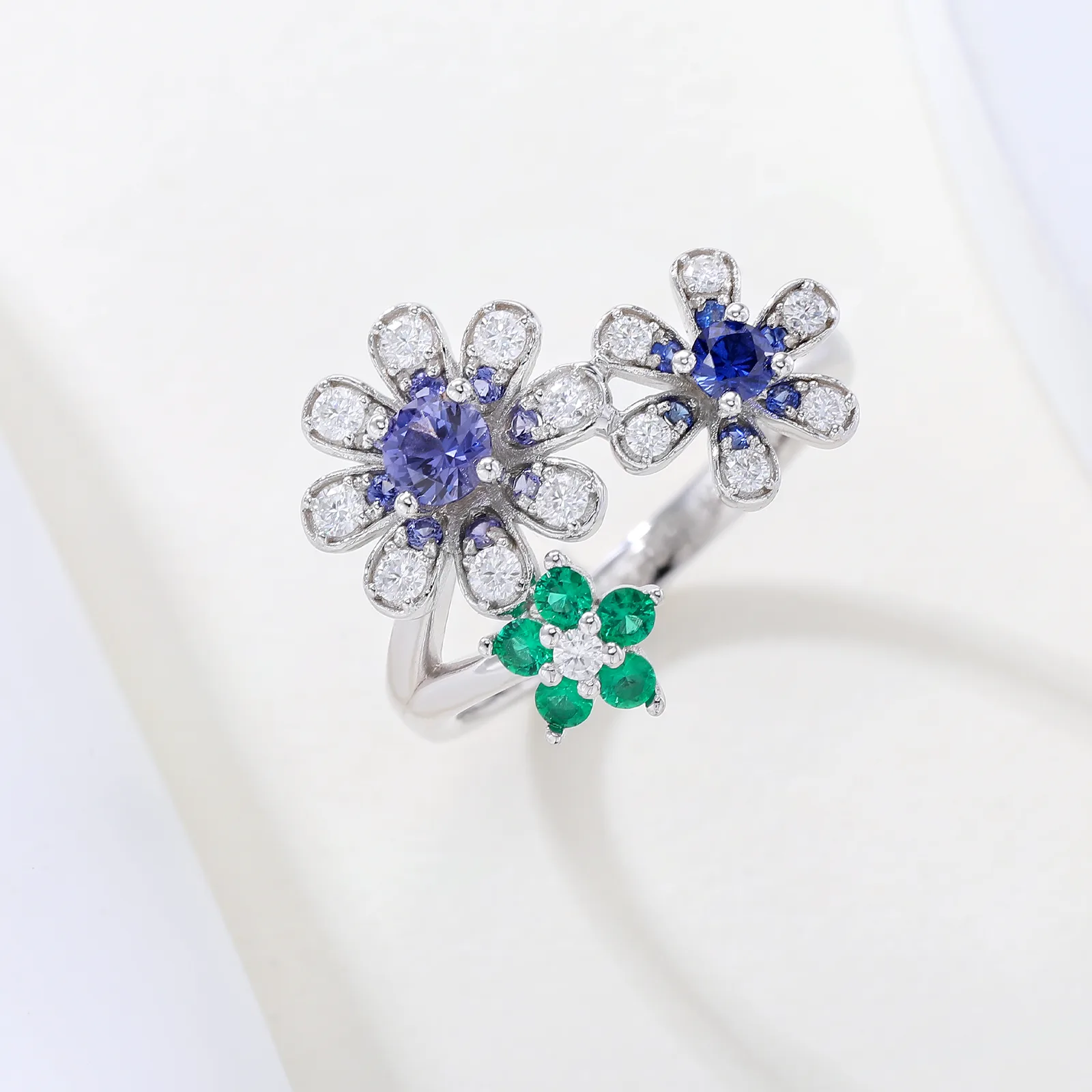 RCB5240 S925 Silver 18K White Gold Lab-Grown Gemstone Multi Flower Moissanite Anniversary Ring