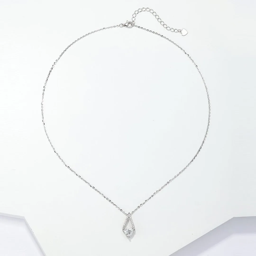 MP0153 S925 Silver 18K White Gold Heart Moissanite Necklace 1.09ct
