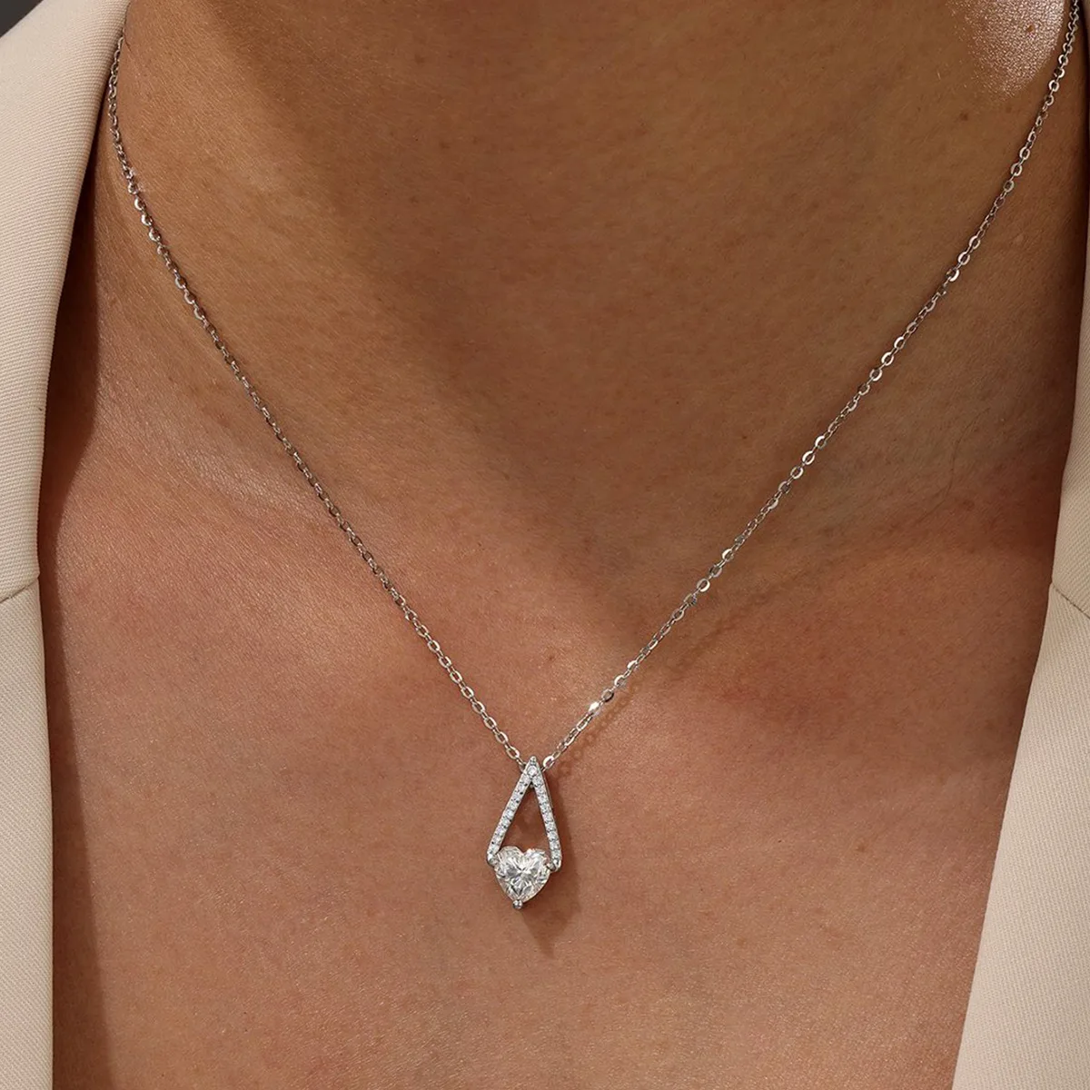 MP0153 S925 Silver 18K White Gold Heart Moissanite Necklace 1.09ct