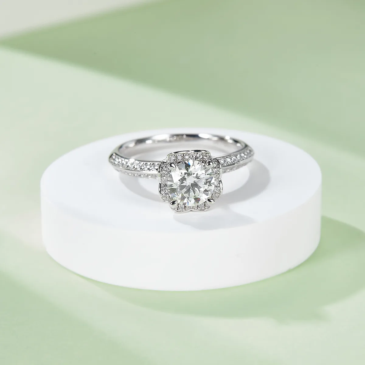 Straight-Band Luxury Pavé Heart Flower S925 White-Gold-Plated Silver Lab-Grown Diamond Wedding Band Women's Ring 1ct D