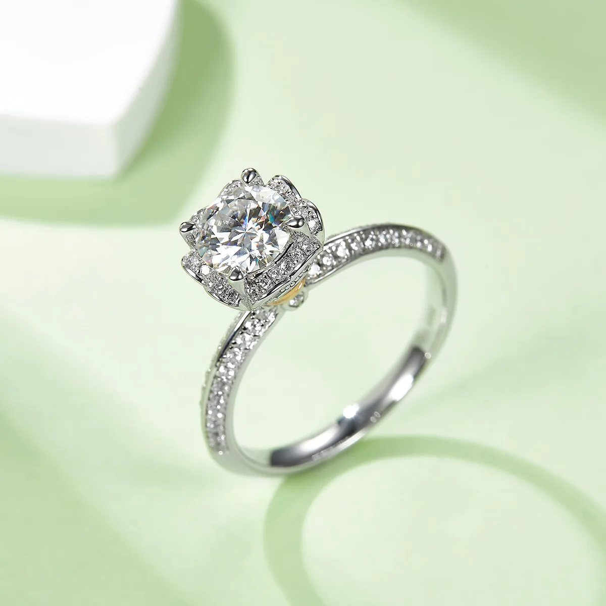 Straight-Band Luxury Pavé Heart Flower S925 White-Gold-Plated Silver Lab-Grown Diamond Wedding Band Women's Ring 1ct D