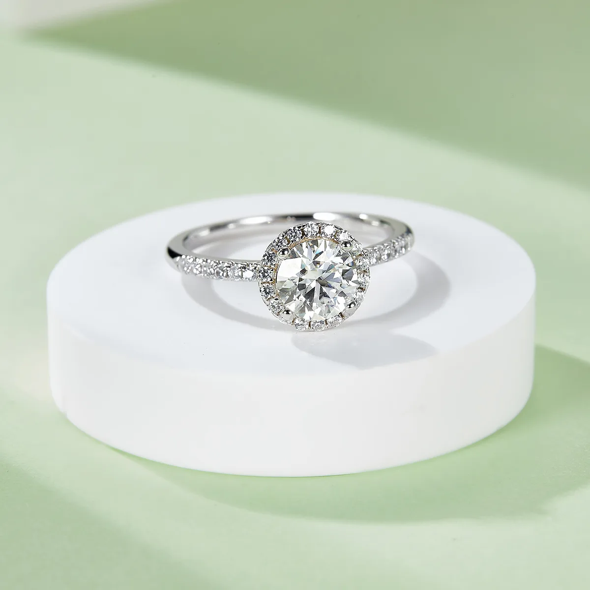 Classic Round Bezel S925 White-Gold-Plated Silver Lab-Grown Diamond Engagement Ring Women's Ring 1ct D