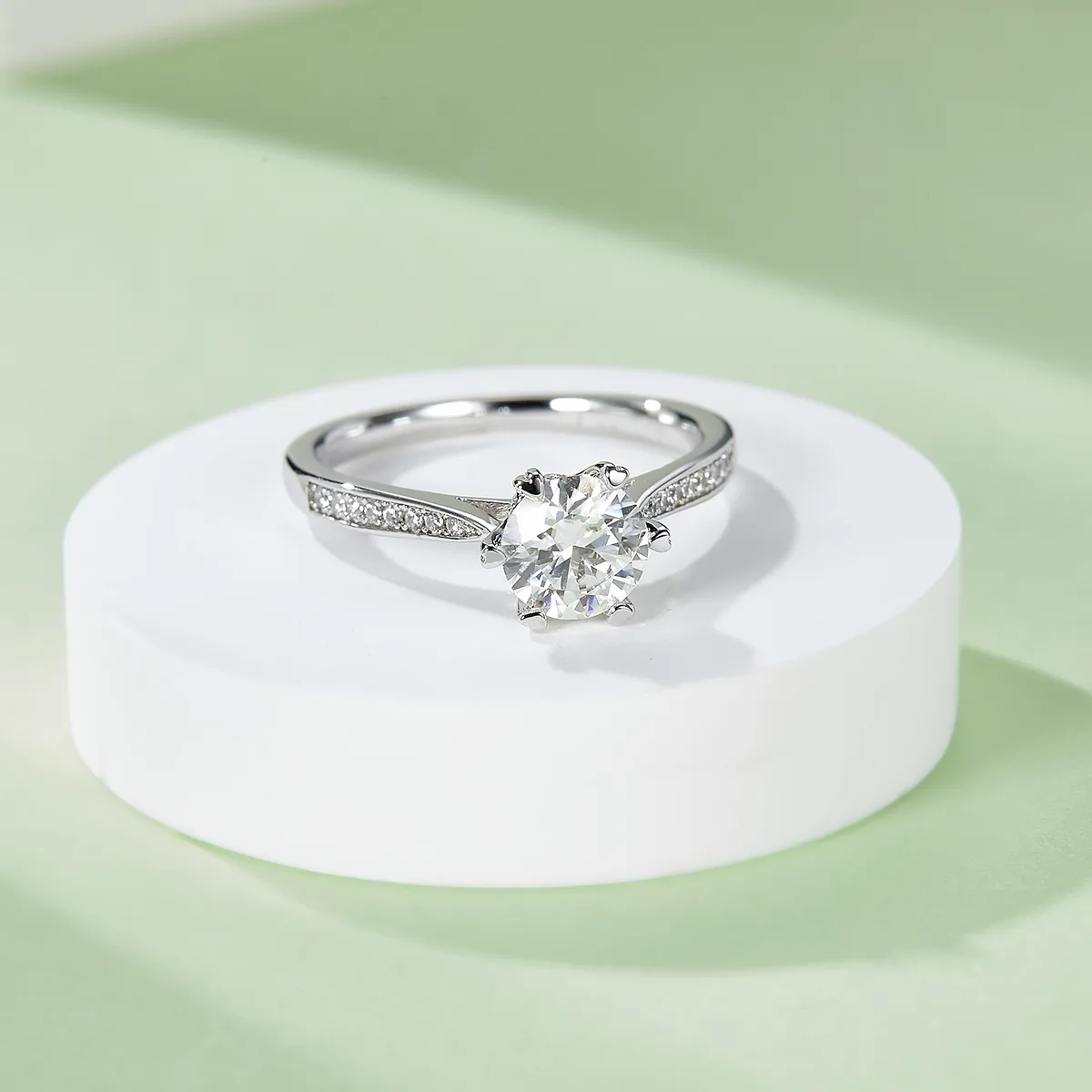 Straight-Band Micro-Pavé Fortune Turns White-Gold-Plated Silver Lab-Grown Diamond Wedding Band Women's Ring 1ct D
