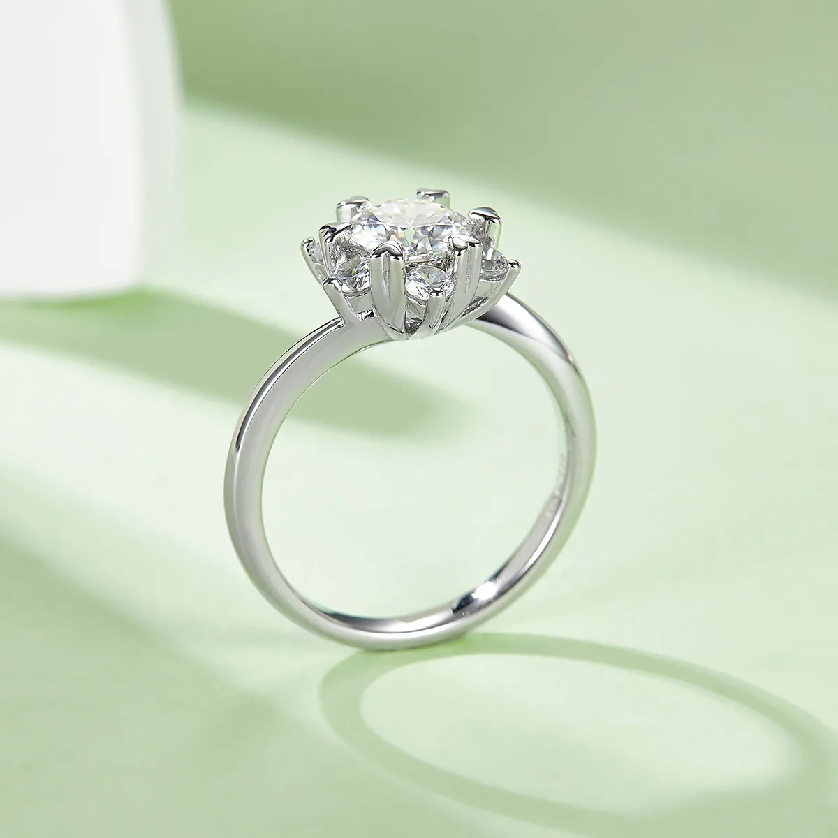 Star Flower S925 White-Gold-Plated Silver Lab-Grown Diamond Wedding Band Women's Ring 1ct D