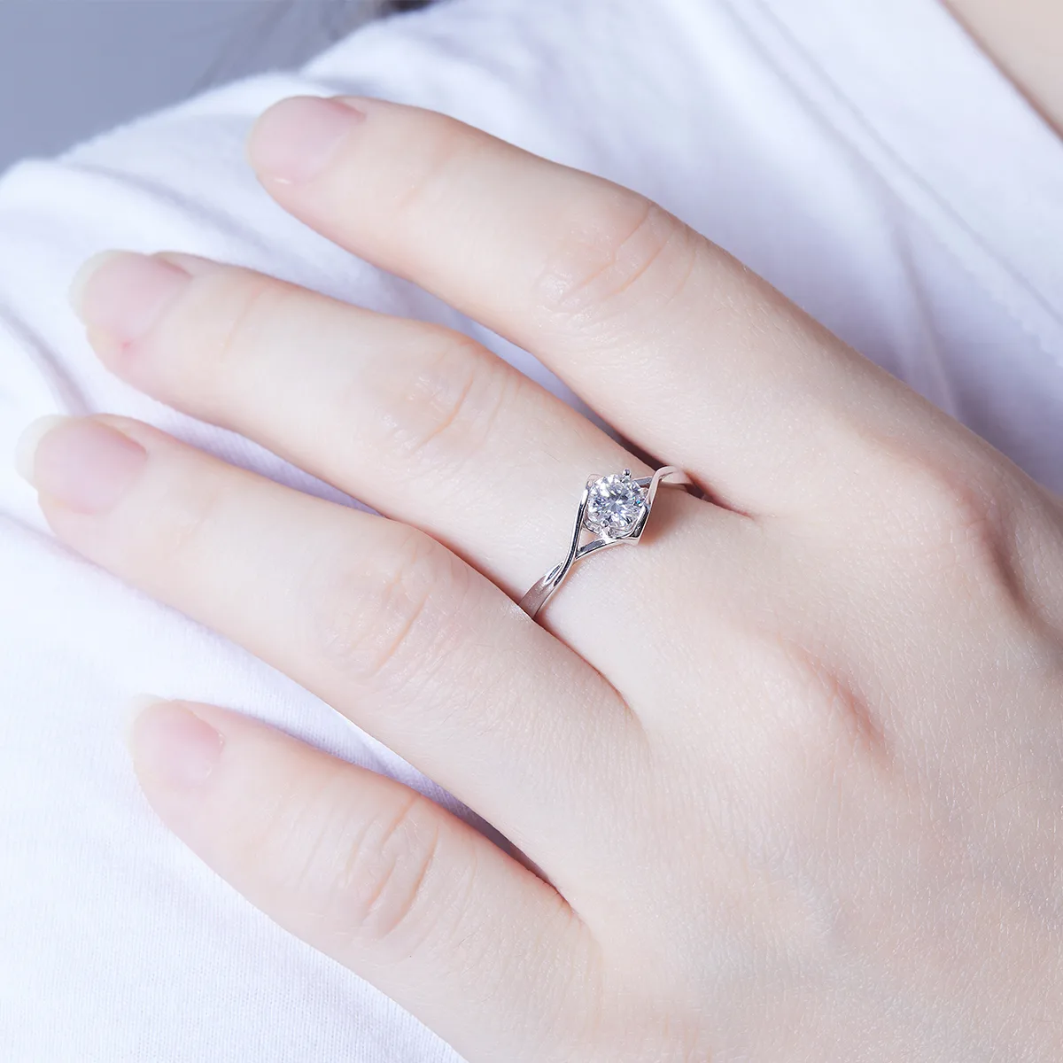 Twisted-Band Angel's Kiss S925 White-Gold-Plated Silver Lab-Grown Diamond Proposal Ring Women's Ring 0.5ct D