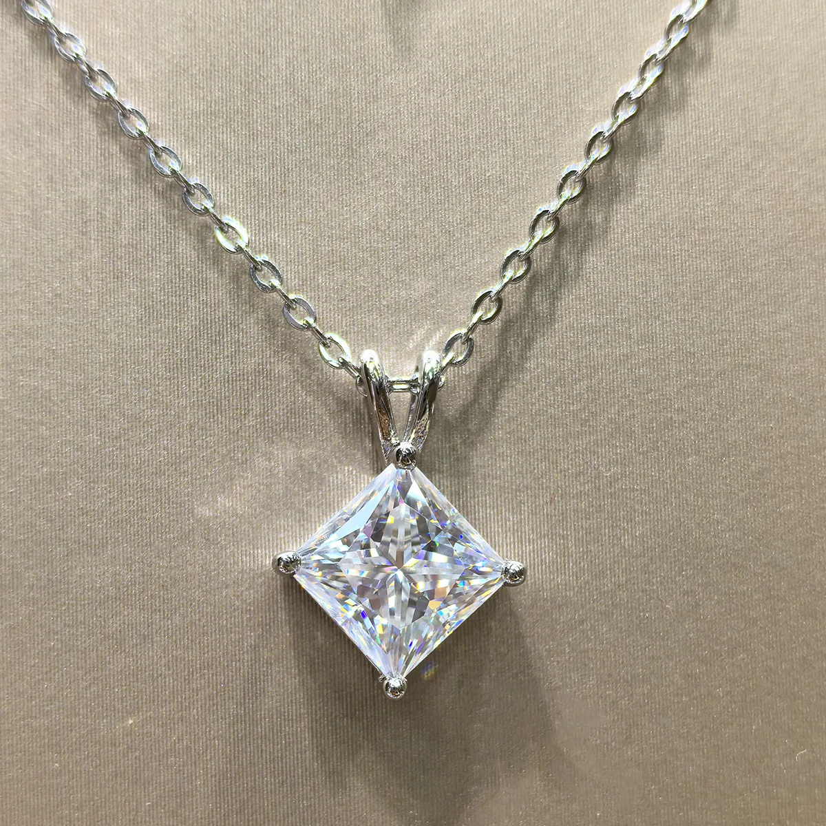 N52537G S925 Silver 18K White Gold Princess Moissanite Small Necklace Center Stone 4.5/5.5/7.0mm