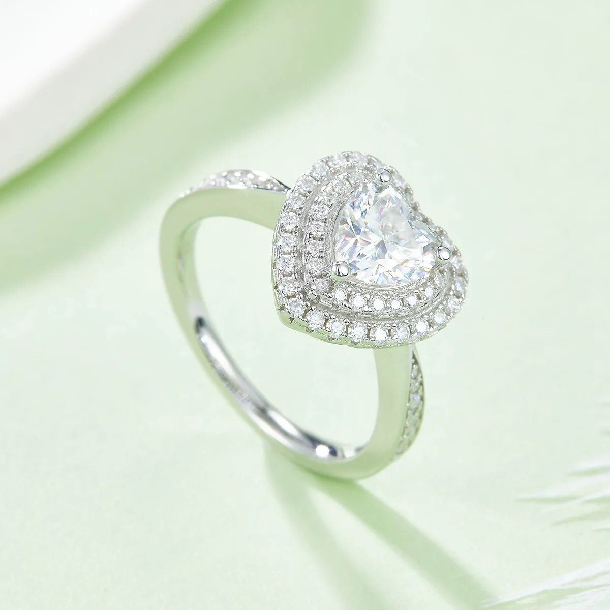 Luxury Pavé Heart S925 White-Gold-Plated Silver Lab-Grown Diamond Wedding Band Women's Ring 1.0ct D
