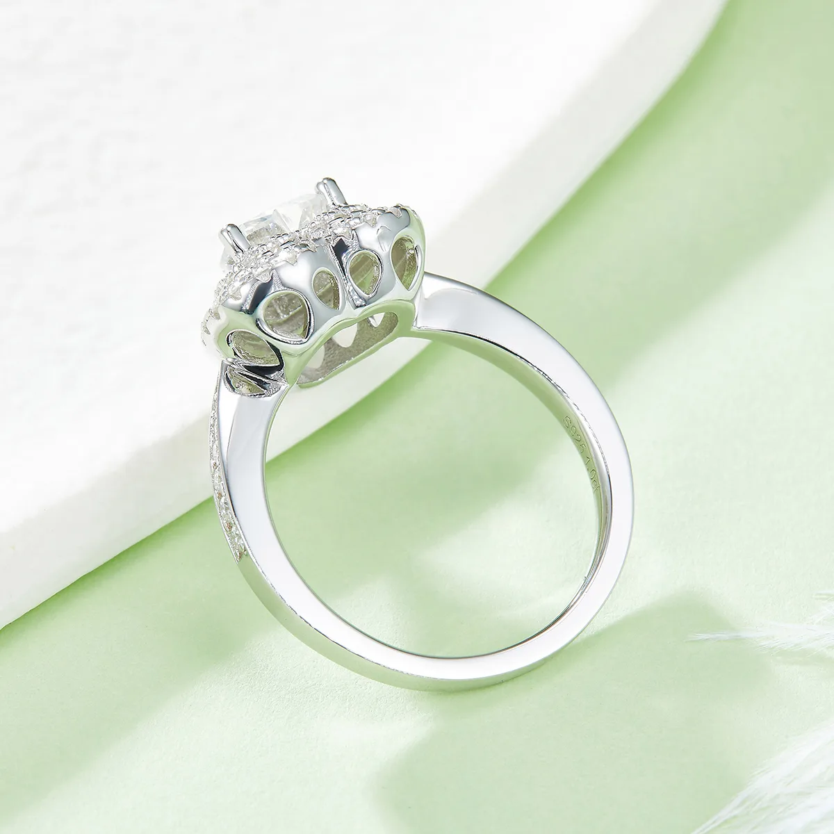 Luxury Pavé Heart S925 White-Gold-Plated Silver Lab-Grown Diamond Wedding Band Women's Ring 1.0ct D