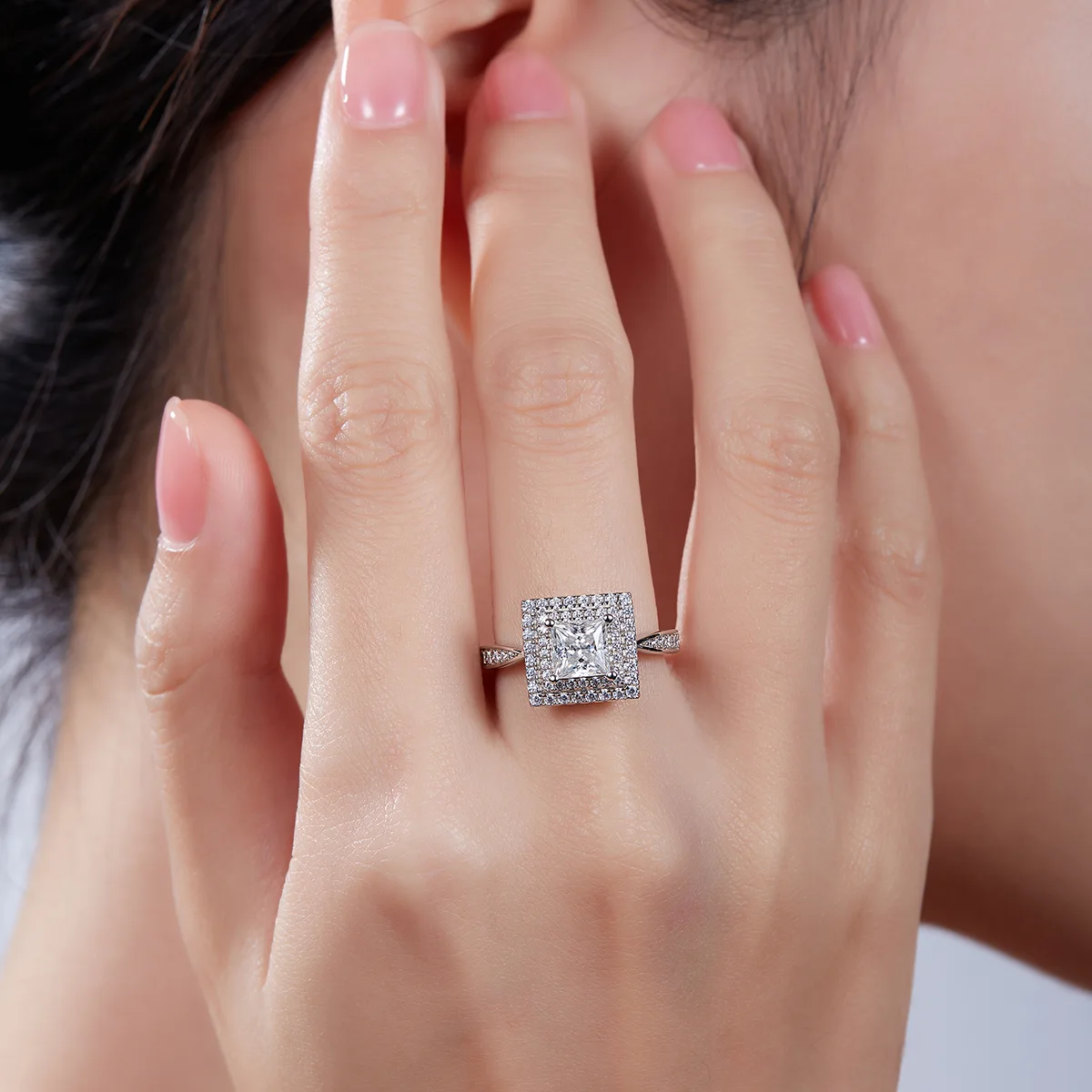 Luxury Pavé Square S925 White-Gold-Plated Silver Moissanite Proposal Ring Women's Ring 1.0ct D - P93E