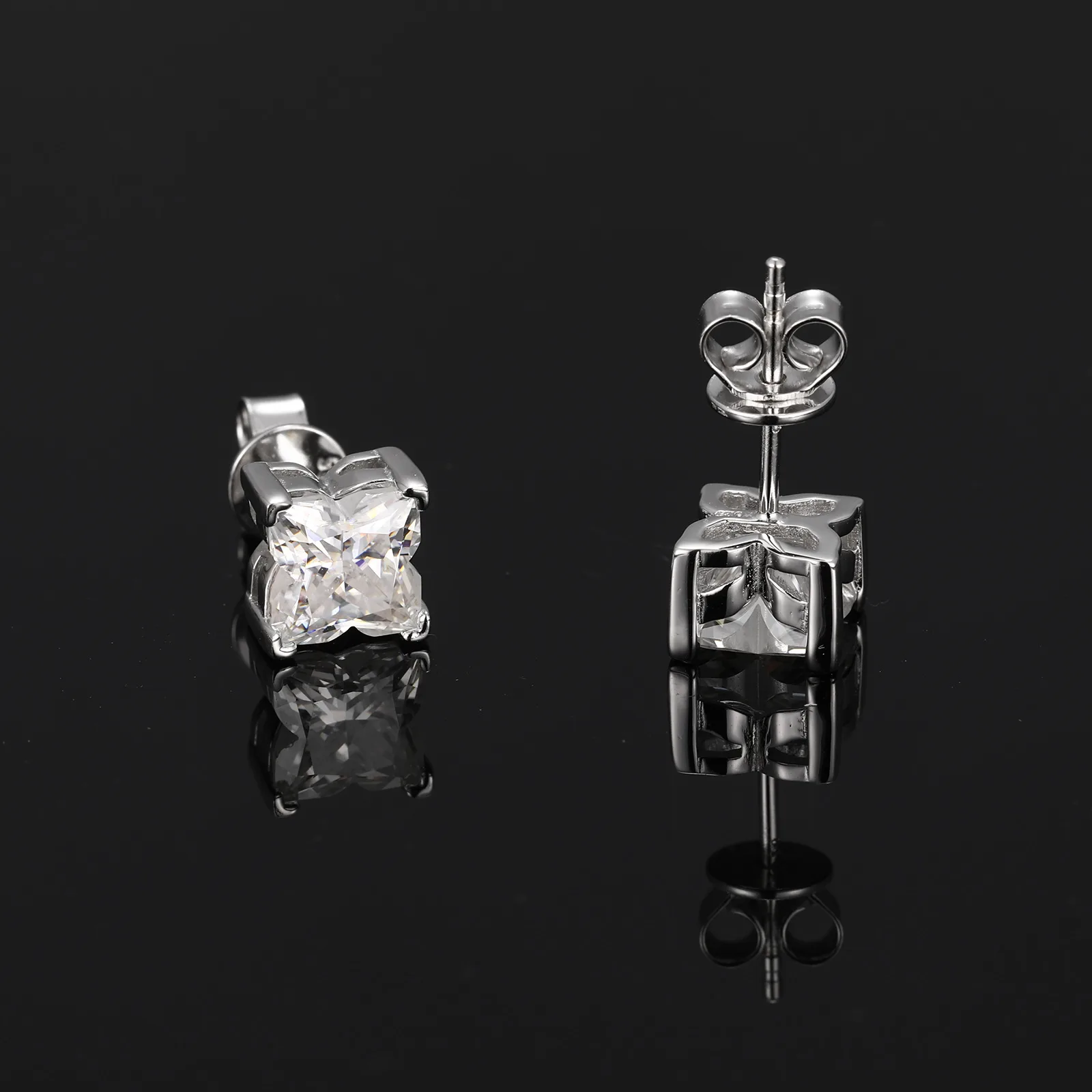TQE0588 Silver 18K Gold Personality Flower Moissanite Hip-Hop Stud Earrings 0.8ct*2