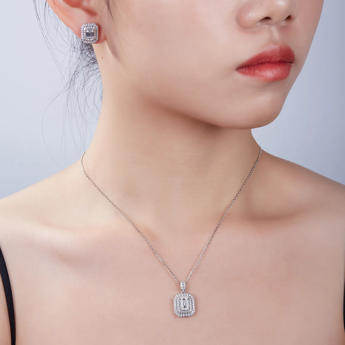 Luxury Pavé Rectangle S925 White-Gold-Plated Silver Lab-Grown Diamond Necklace 1-2ct