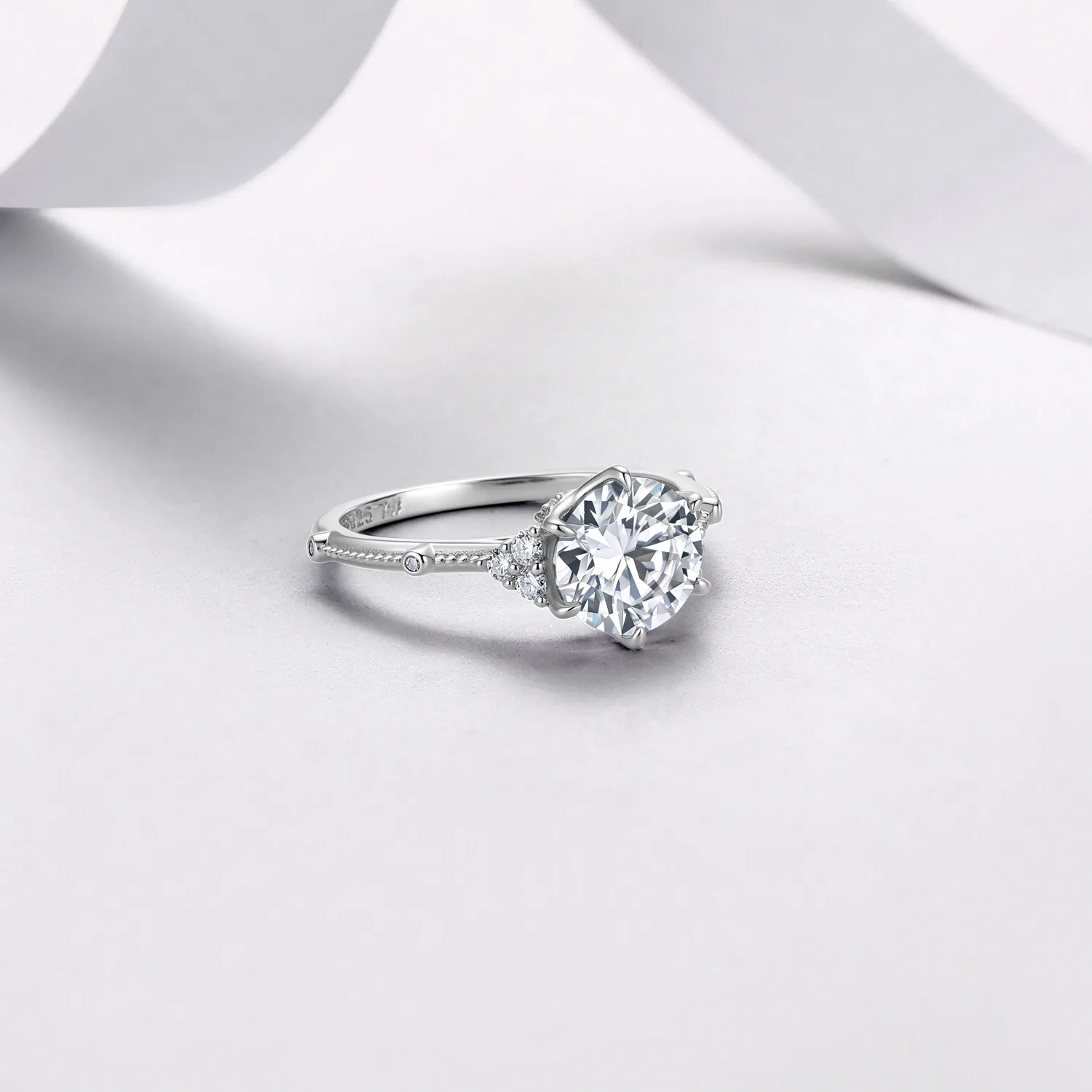 R55093 Silver 18K White Gold Round Moissanite Delicate Engagement Ring 2.2ct