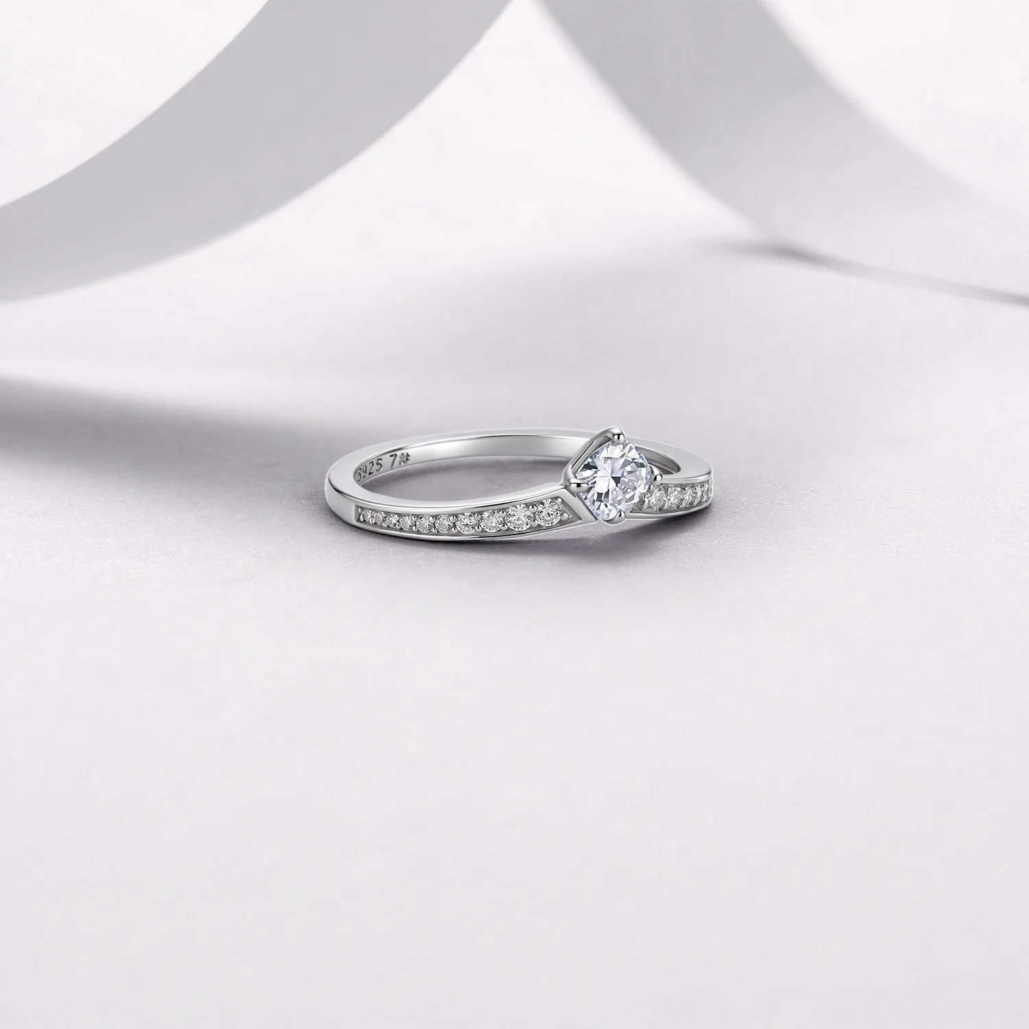 R55122 Silver 18K White Gold Cushion Moissanite Minimalist Proposal Ring 0.48ct