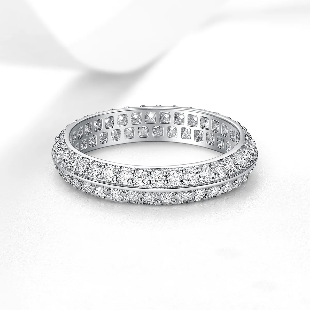 R55105 Silver 18K White Gold Full Pavé Round Moissanite Wedding Band 2.65ct