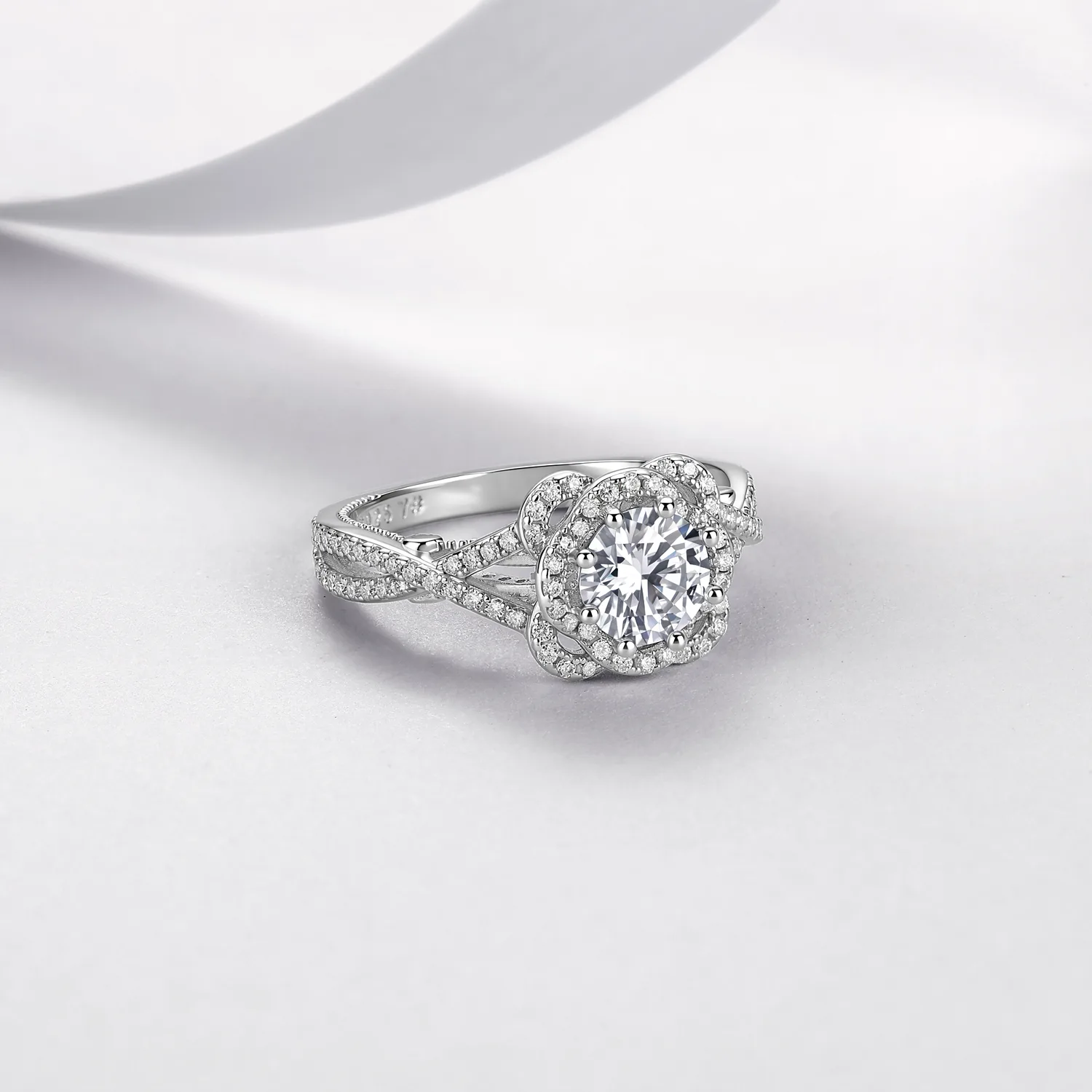R55099 S925 Silver 18K White Gold Round Moissanite Wedding Band 1.1ct