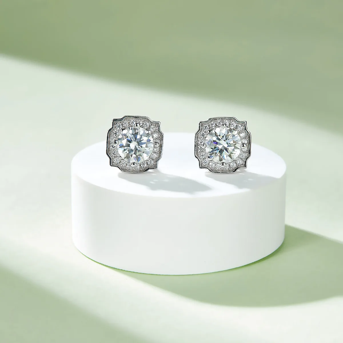 Classic S925 White-Gold-Plated Silver Lab-Grown Diamond Stud Earrings 1-3ct