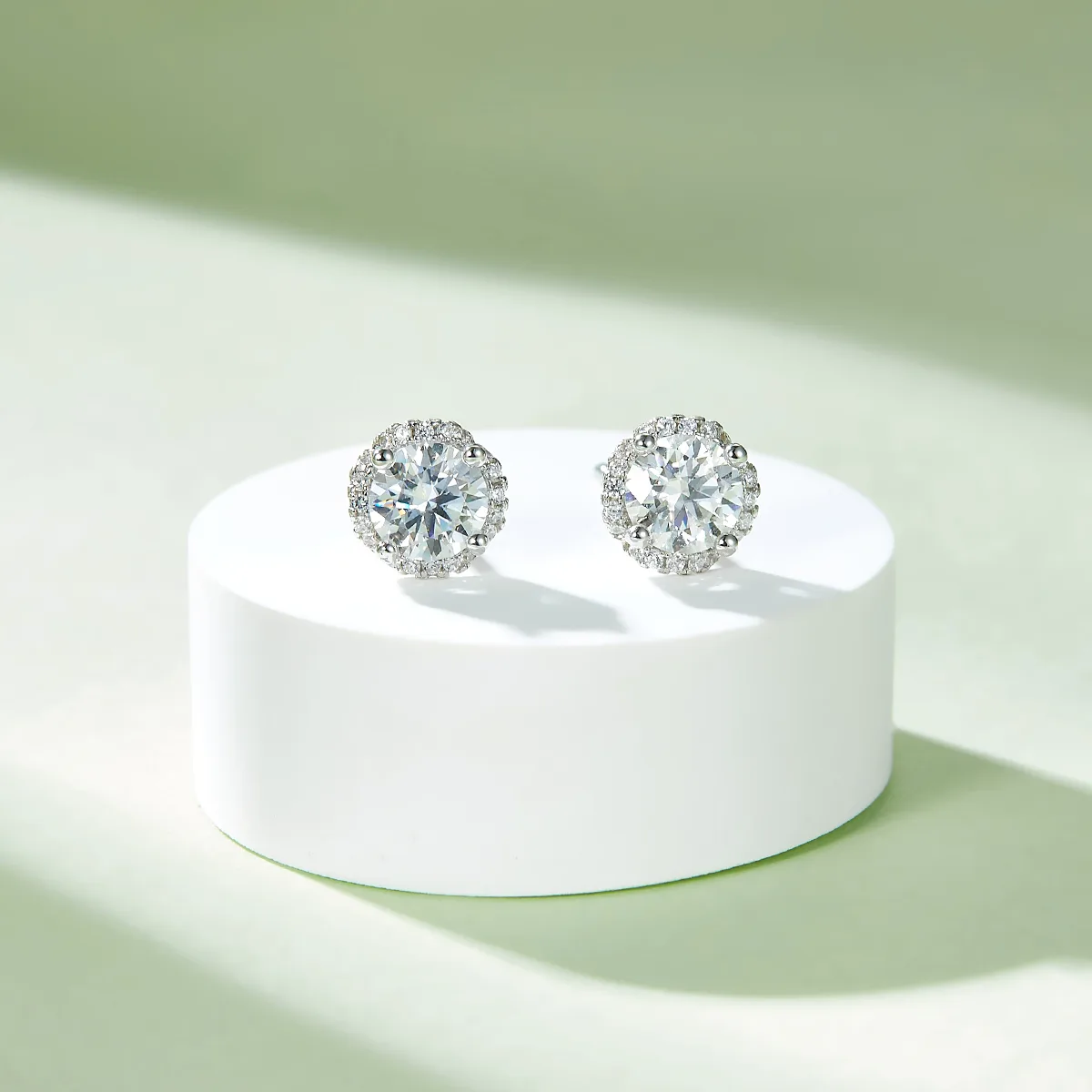 Graceful Years S925 White-Gold-Plated Silver Lab-Grown Diamond Stud Earrings 1-3ct