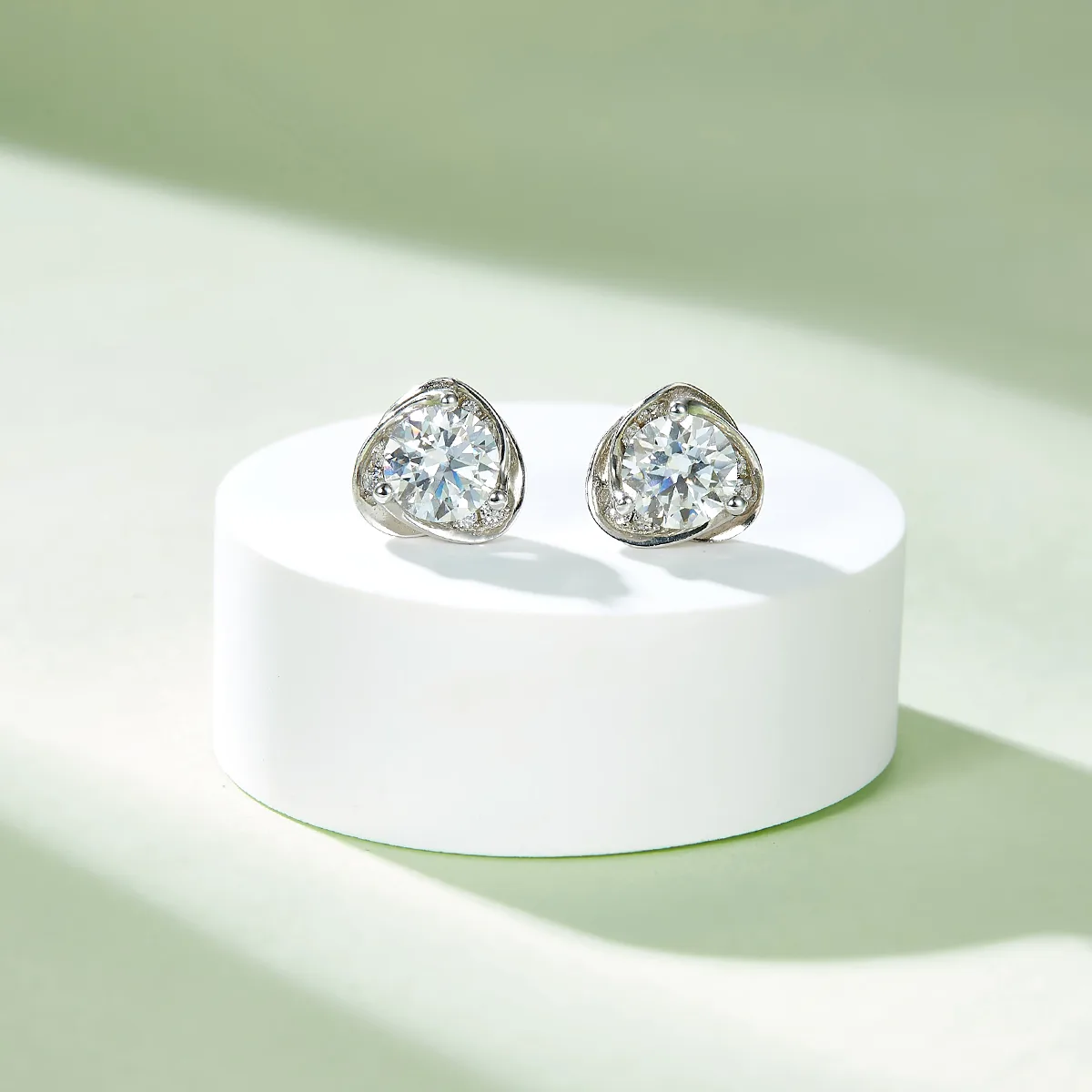 Blooming Heart S925 White-Gold-Plated Silver Lab-Grown Diamond Stud Earrings 1-3ct