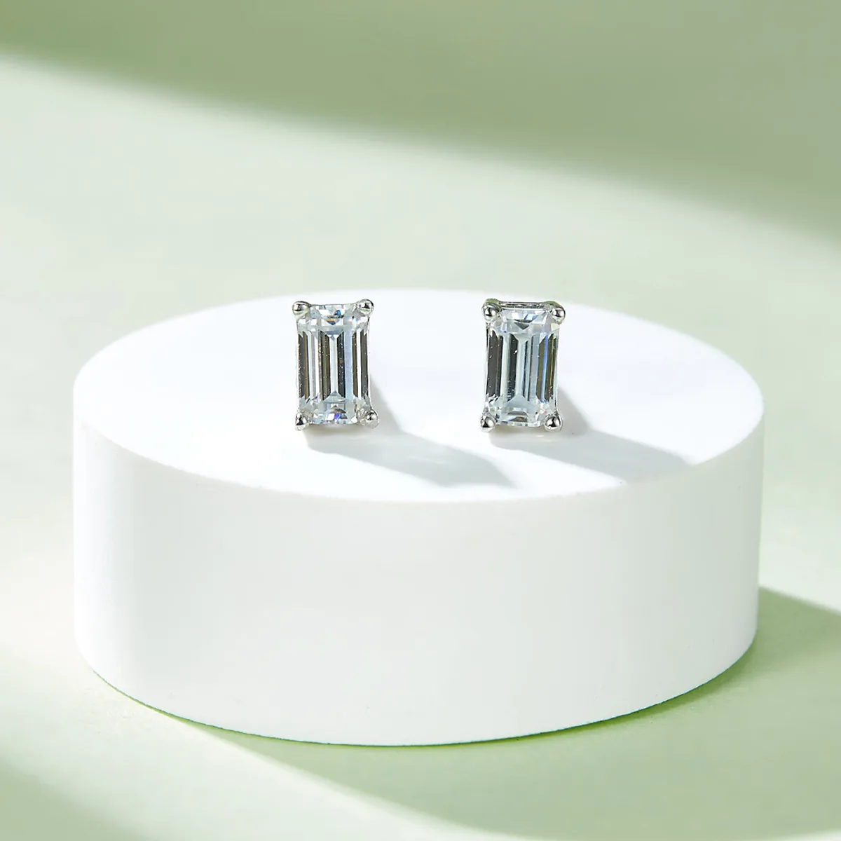 Classic Rectangle S925 White-Gold-Plated Silver Lab-Grown Diamond Stud Earrings 1-3ct