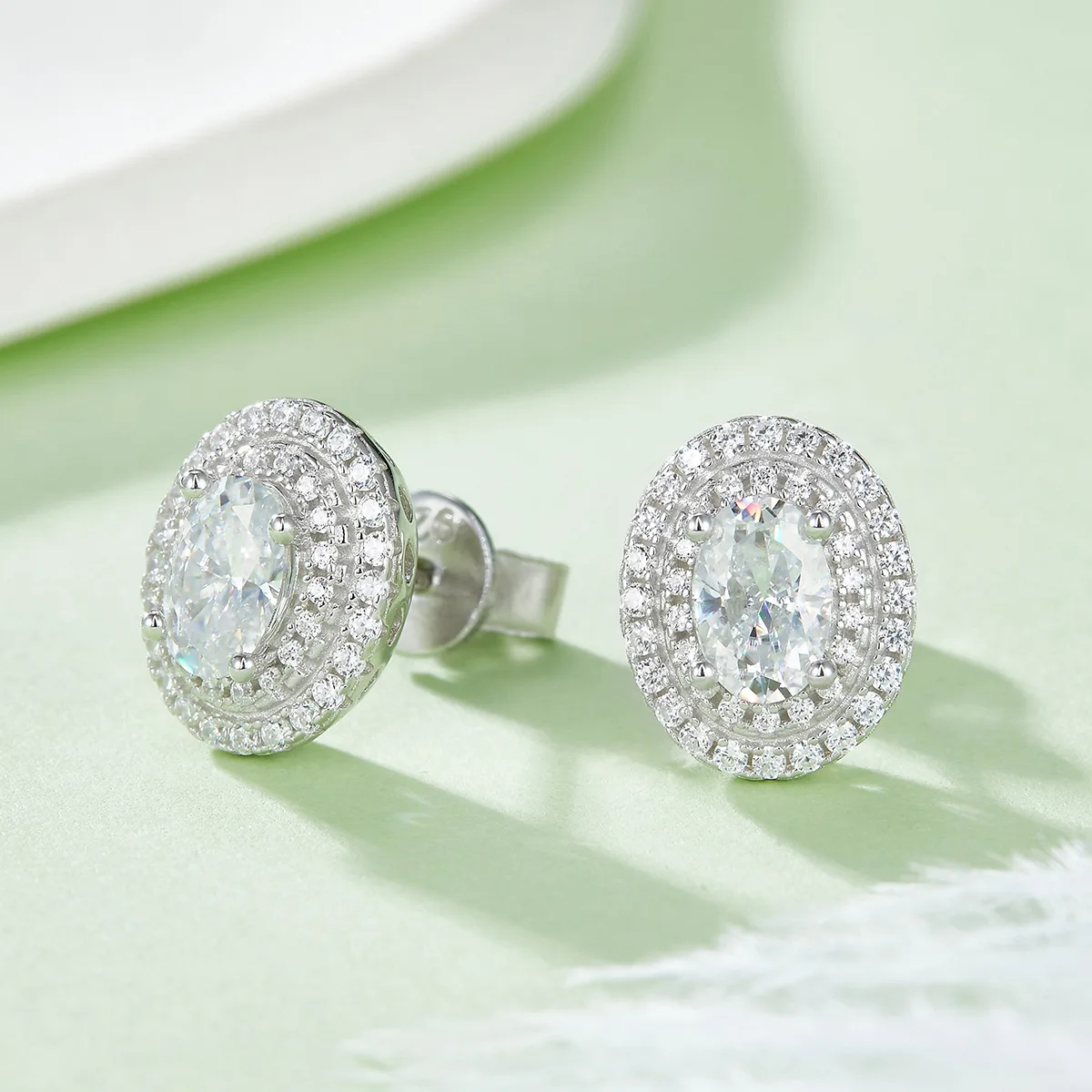 Luxury Pavé Oval S925 White-Gold-Plated Silver Lab-Grown Diamond Stud Earrings 1-2ct