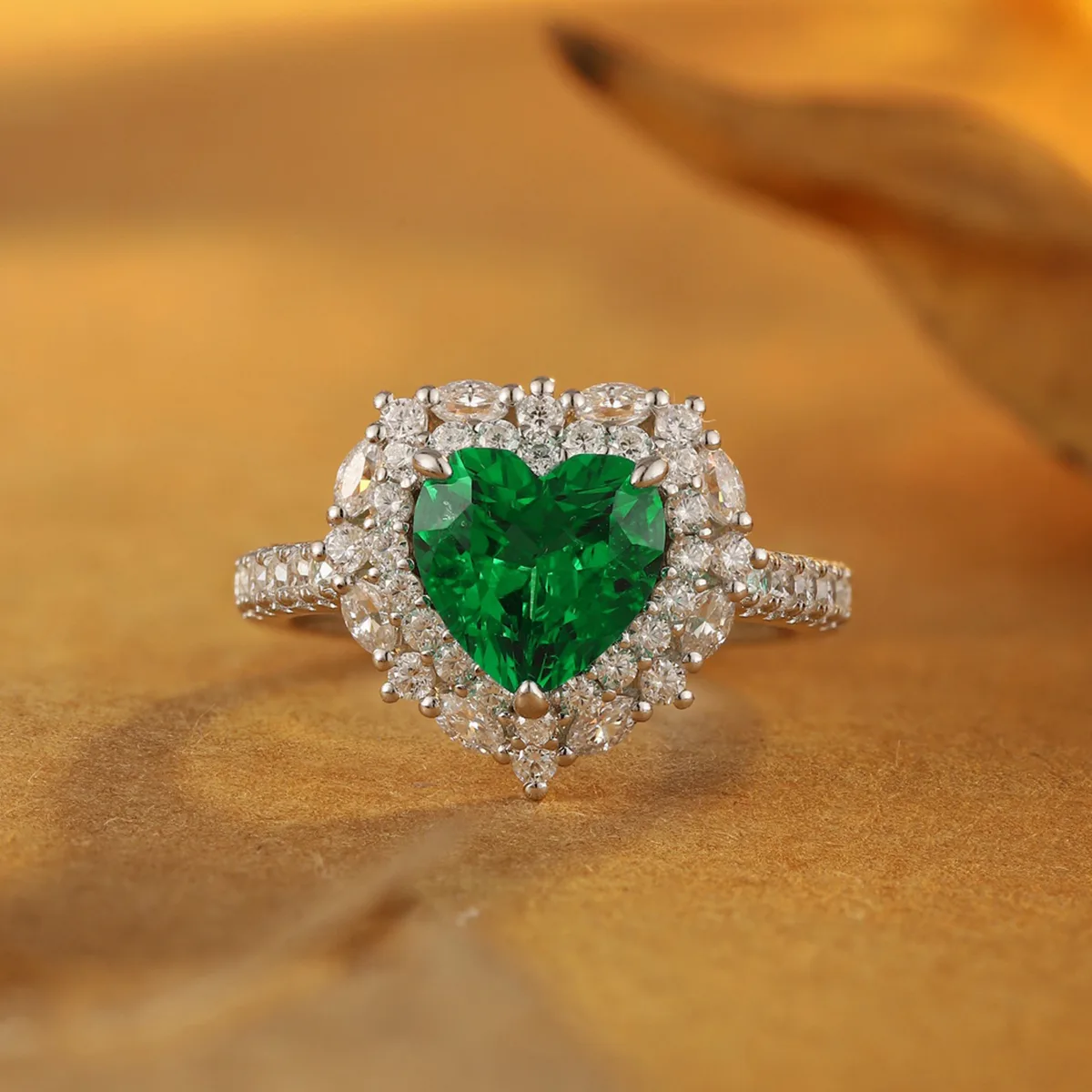 R1526 S925 Silver 18K White Gold Heart Lab-Grown Gemstone Engagement Ring 2.65ct