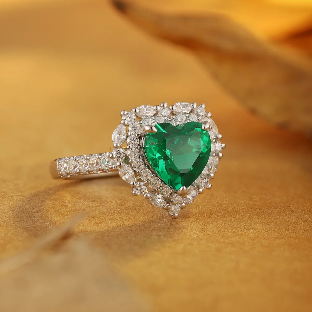 R1526 S925 Silver 18K White Gold Heart Lab-Grown Gemstone Engagement Ring 2.65ct