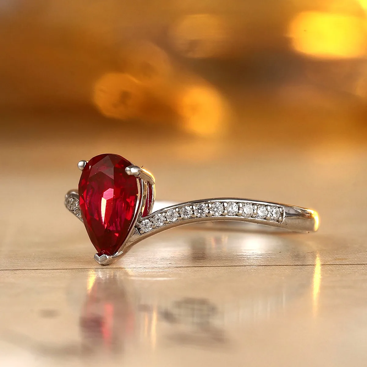 R18376 S925 Silver 18K White Gold Pear Lab-Grown Gemstone Anniversary Ring 1.5ct