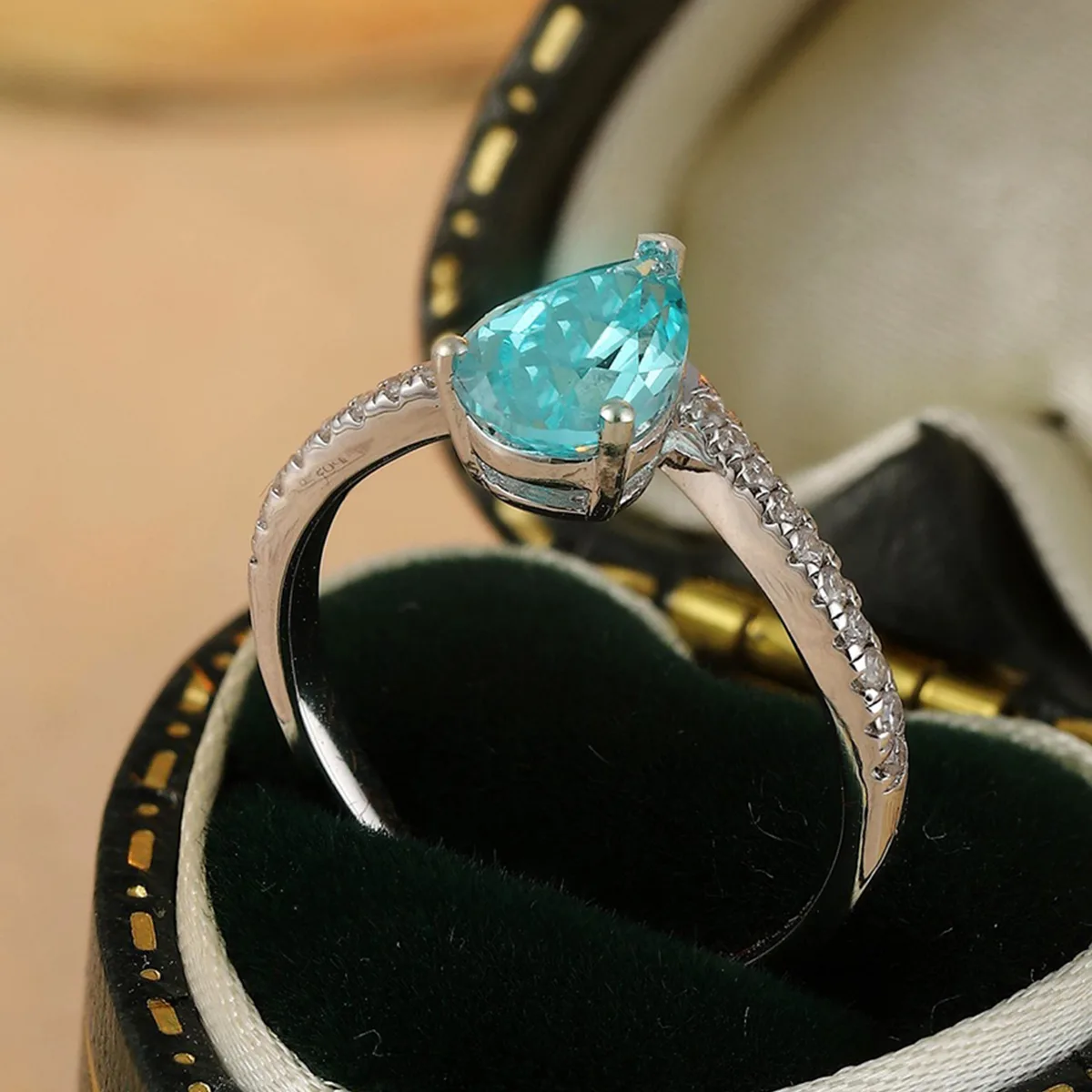 R18376 S925 Silver 18K White Gold Pear Lab-Grown Gemstone Anniversary Ring 1.5ct