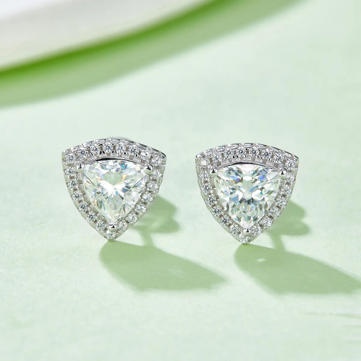 Light Luxury Trilliant S925 White-Gold-Plated Silver Lab-Grown Diamond Stud Earrings 1-2ct